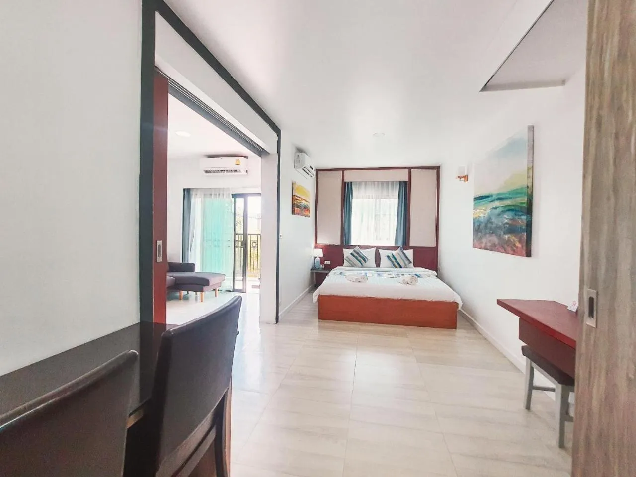 Bedroom, Bed in Pony TopView