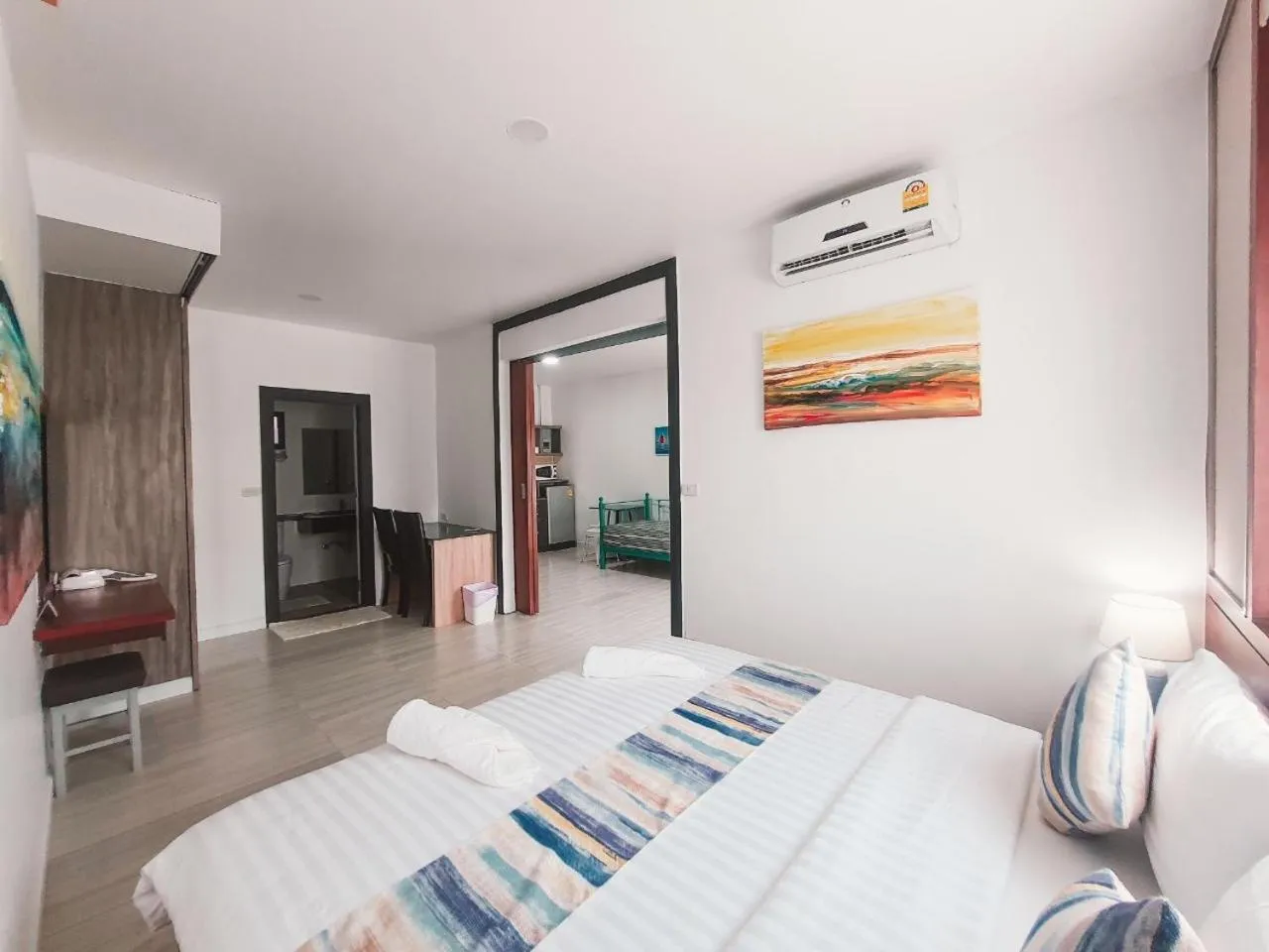 Bedroom, Bed in Pony TopView