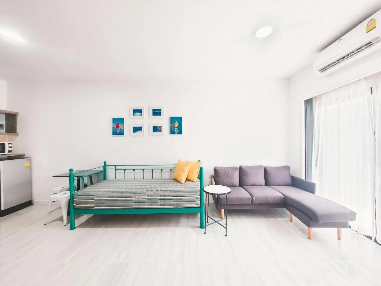 Living room, Bed in Pony TopView