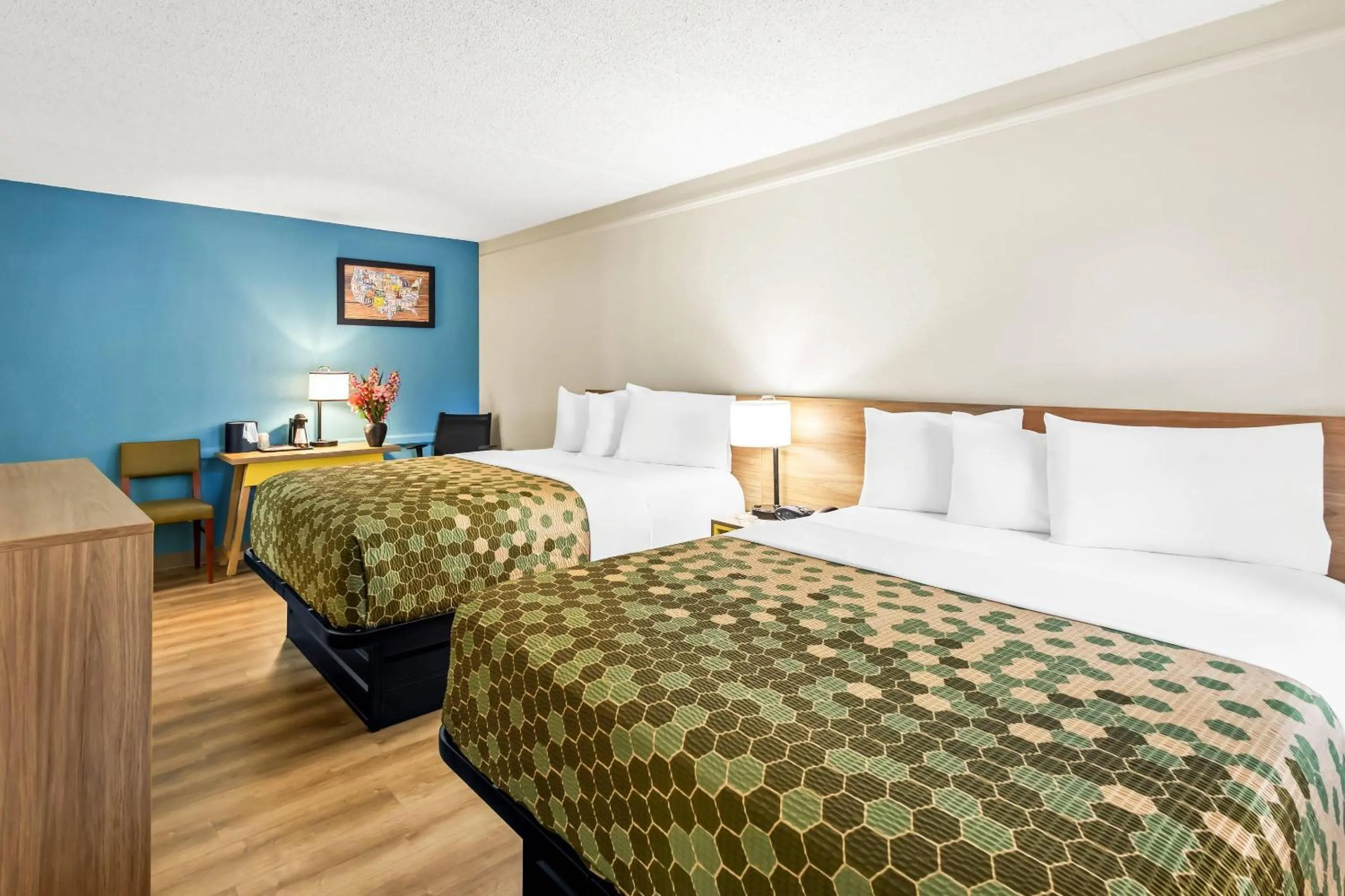 Bedroom, Bed in Econo Lodge Augusta North - Washington Road