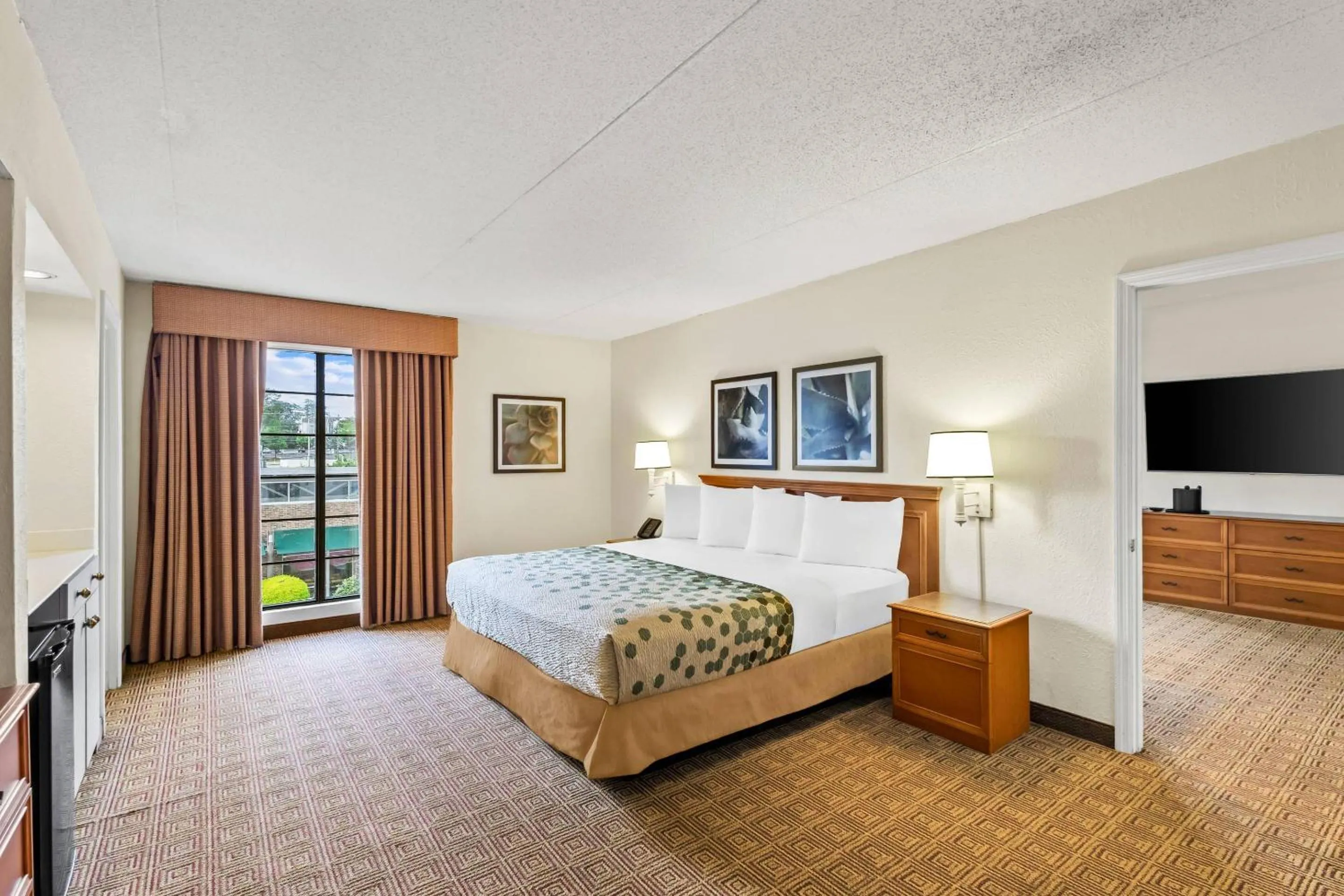 Bedroom, Bed in Econo Lodge Augusta North - Washington Road