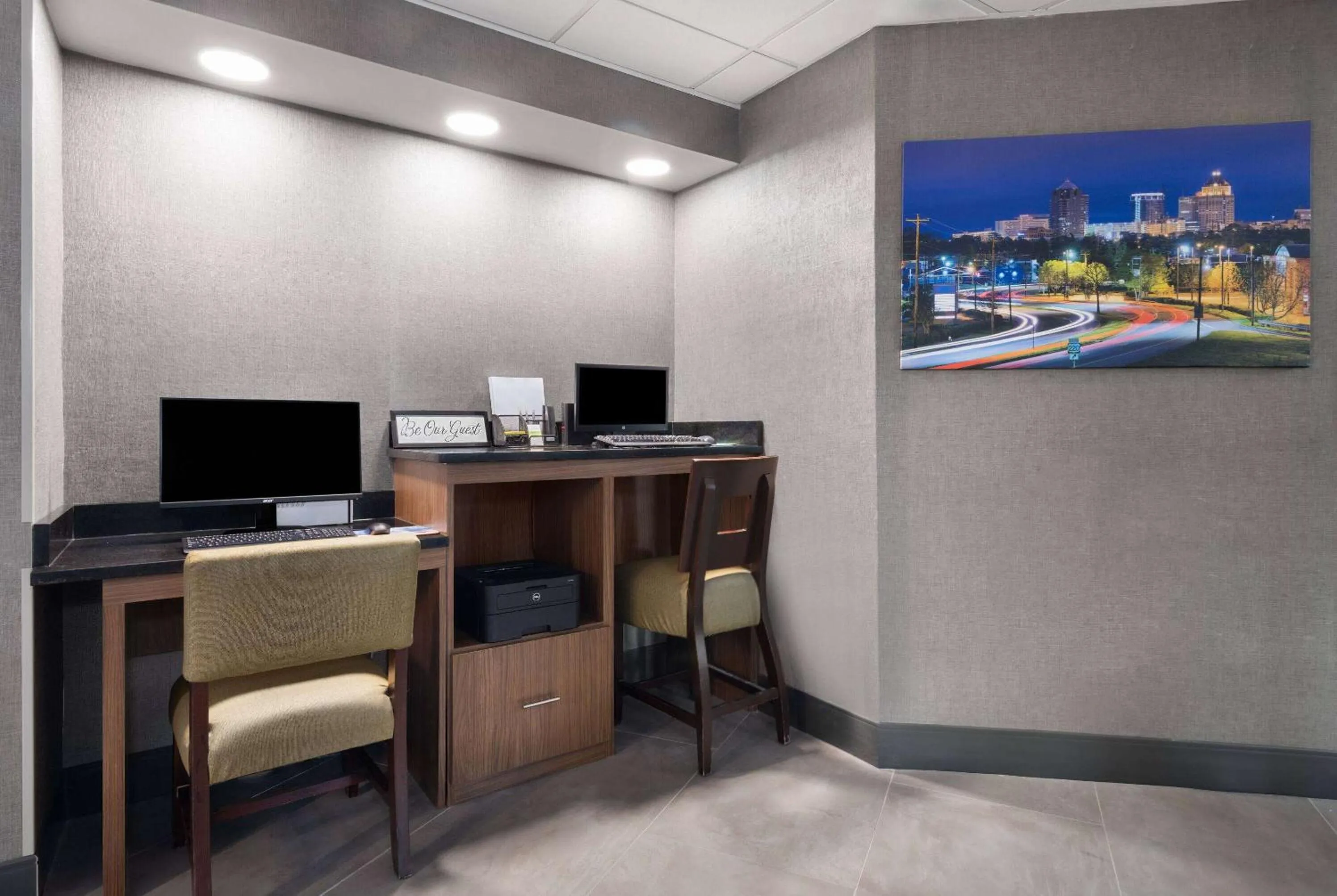 Business facilities in La Quinta by Wyndham Greensboro NC