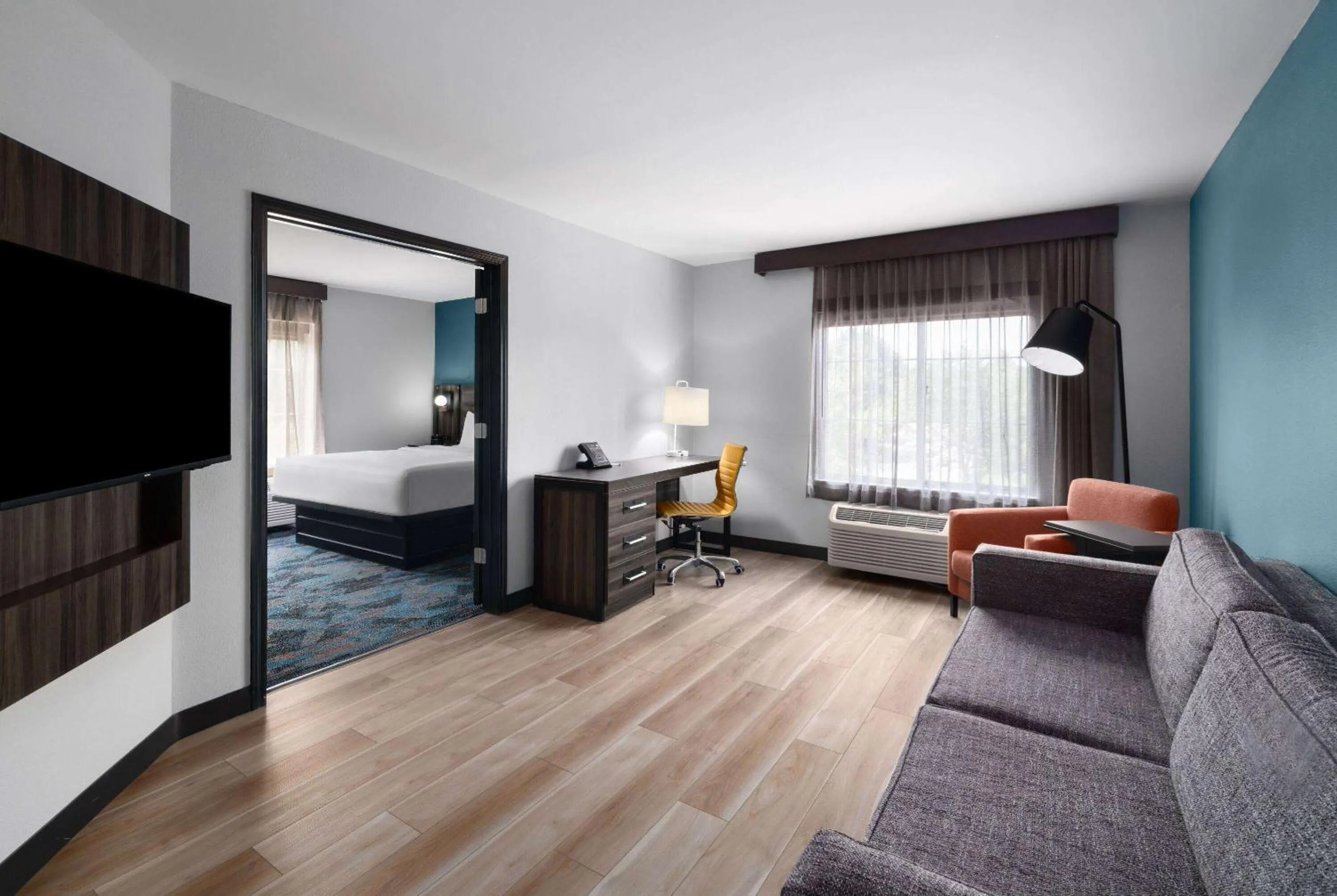 Photo of the whole room, Bed in La Quinta by Wyndham Greensboro NC