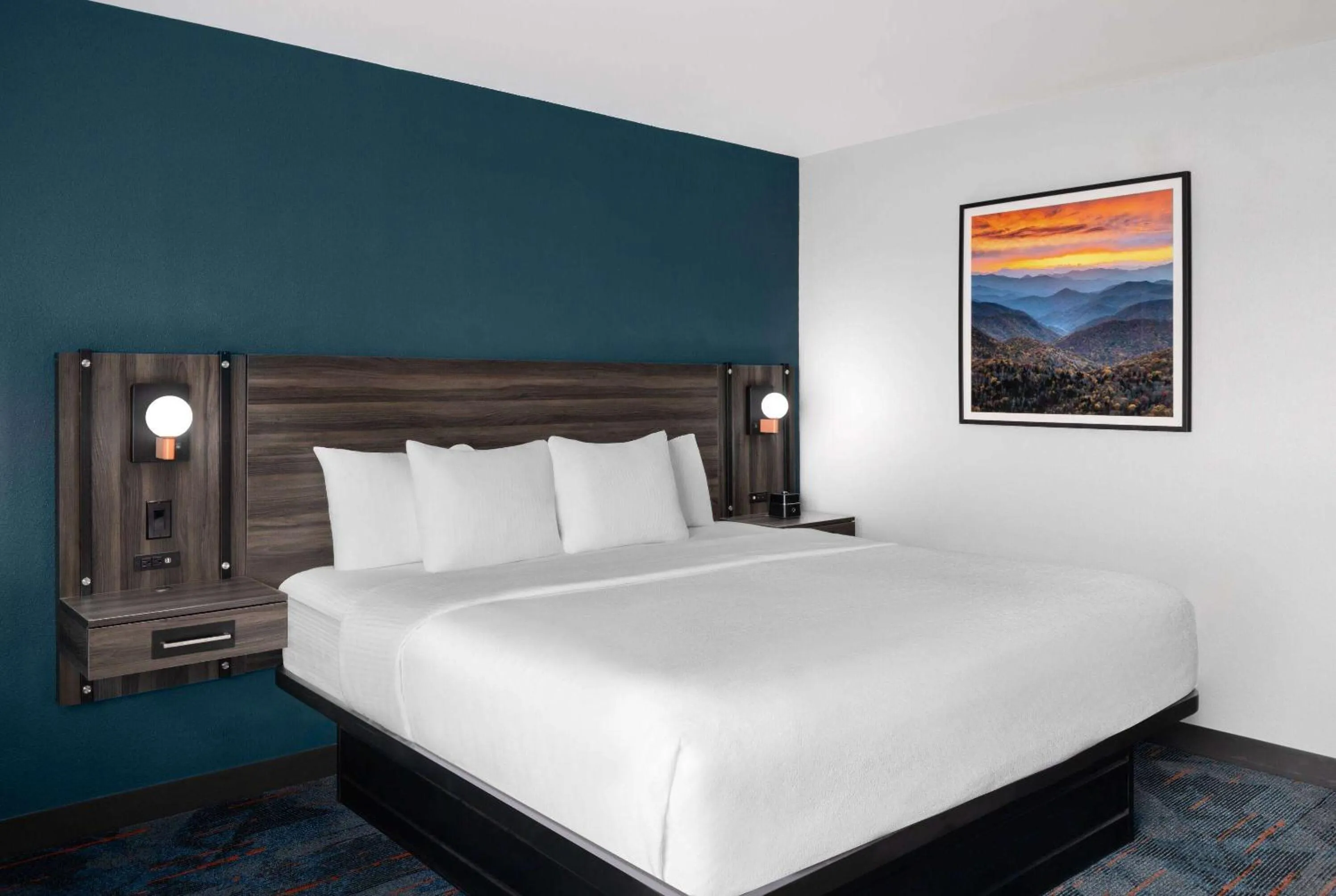 Photo of the whole room, Bed in La Quinta by Wyndham Greensboro NC