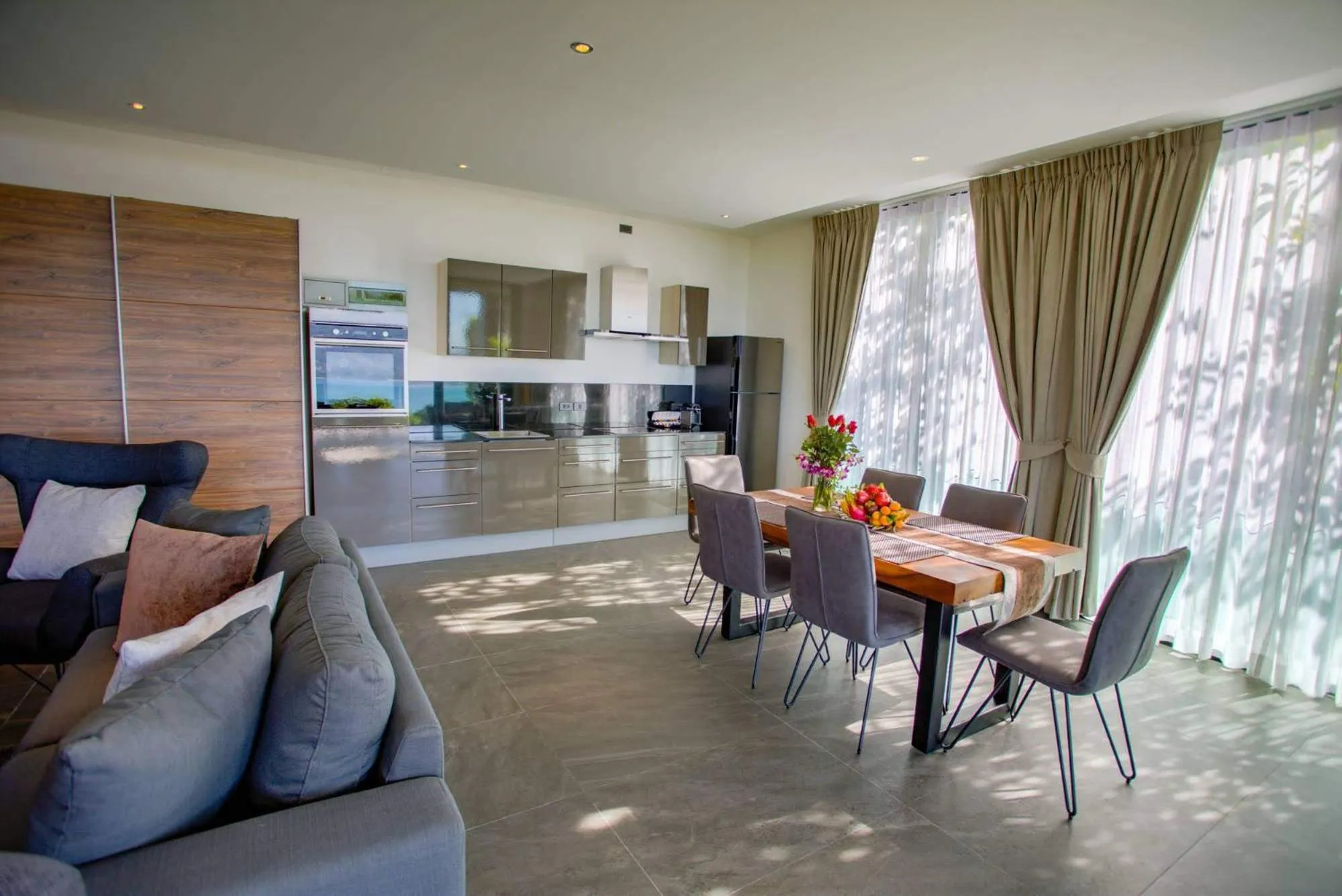 Dining area in Ocean Rock Kalim