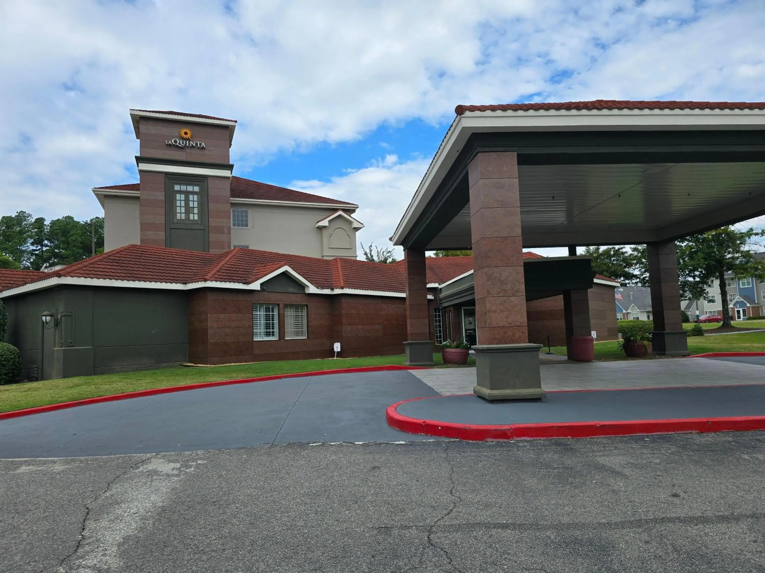 Property building in La Quinta by Wyndham Birmingham Homewood