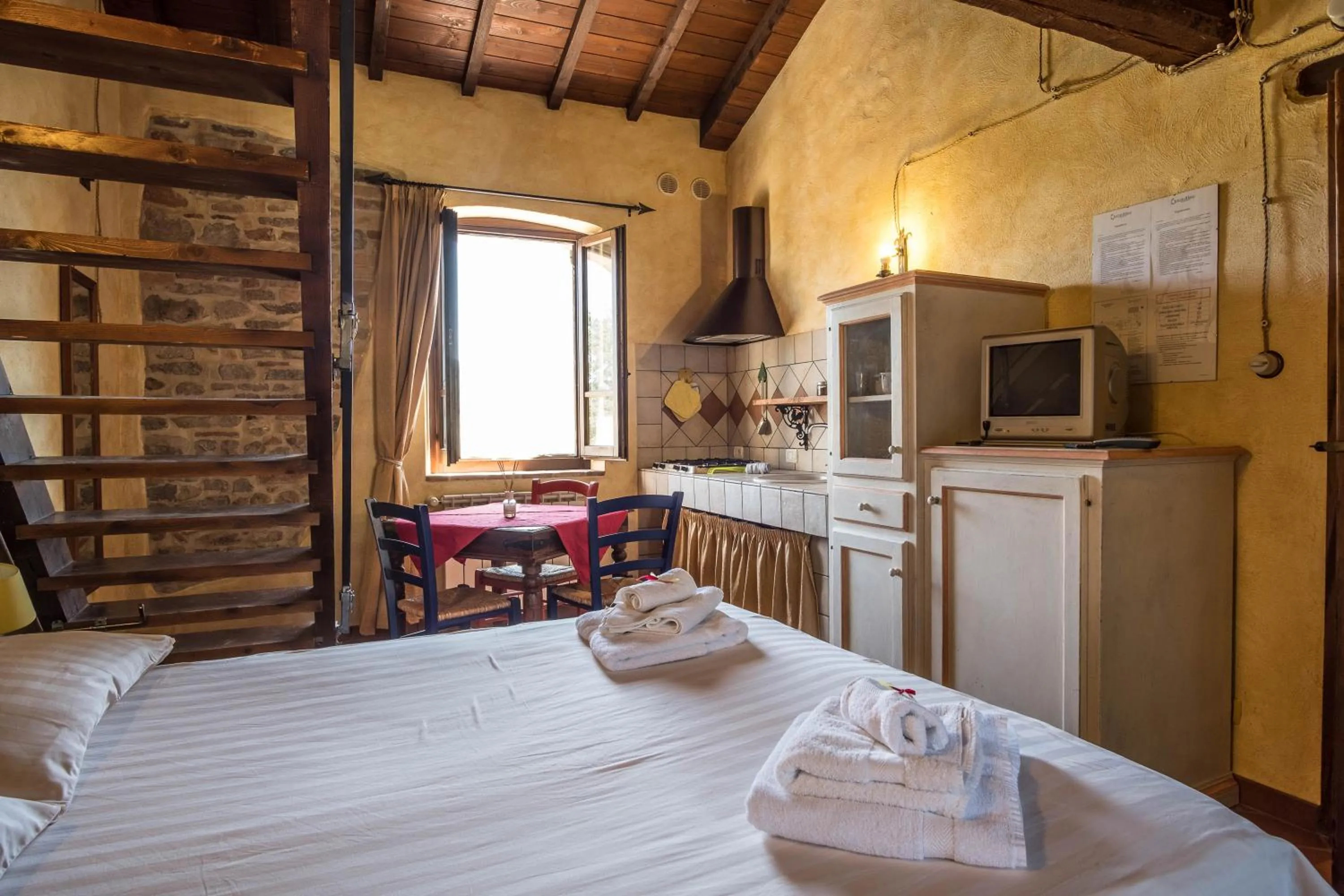 Bedroom, Bed in Agriturismo Goccia di Luna