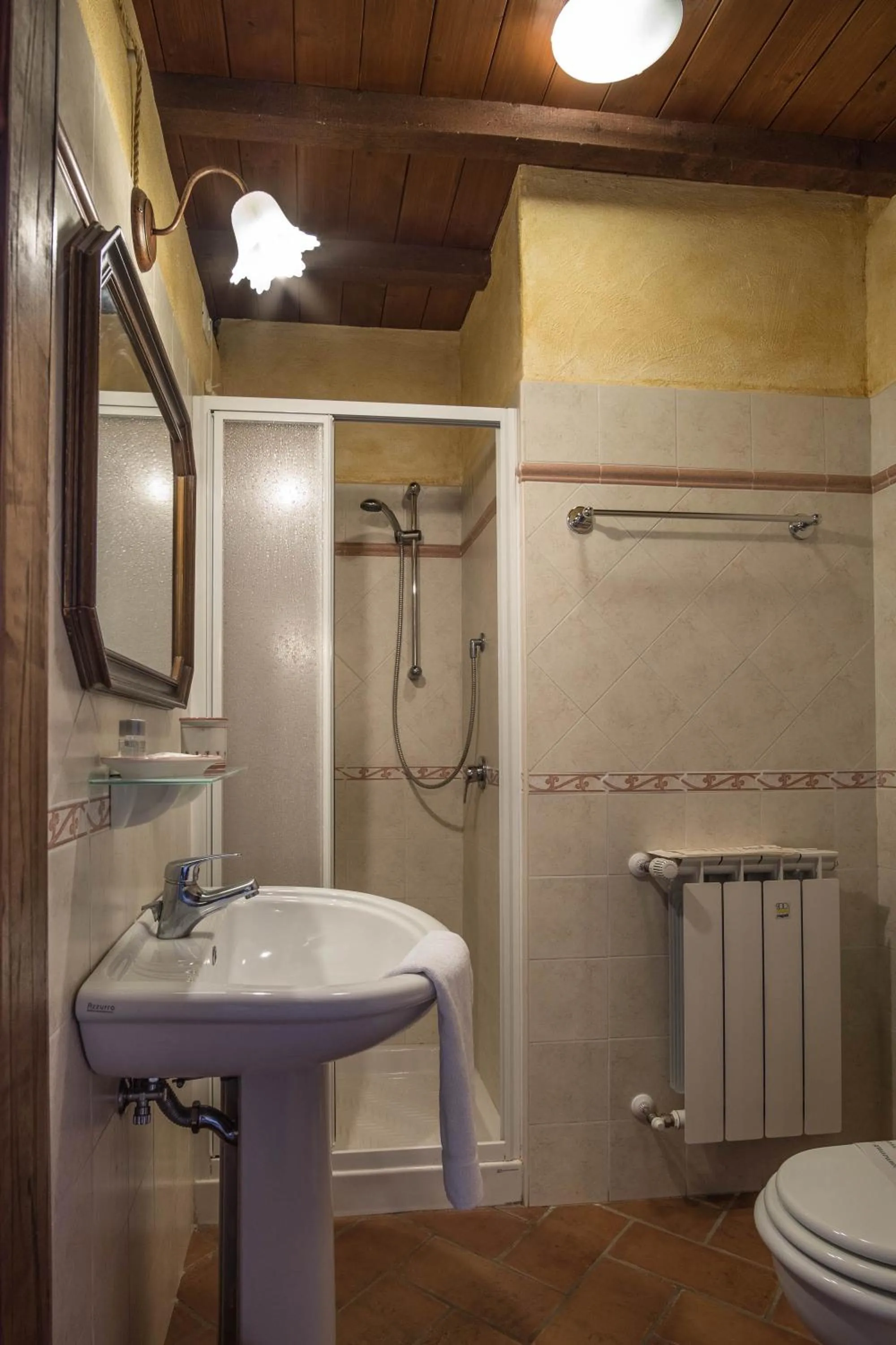 Bathroom in Agriturismo Goccia di Luna