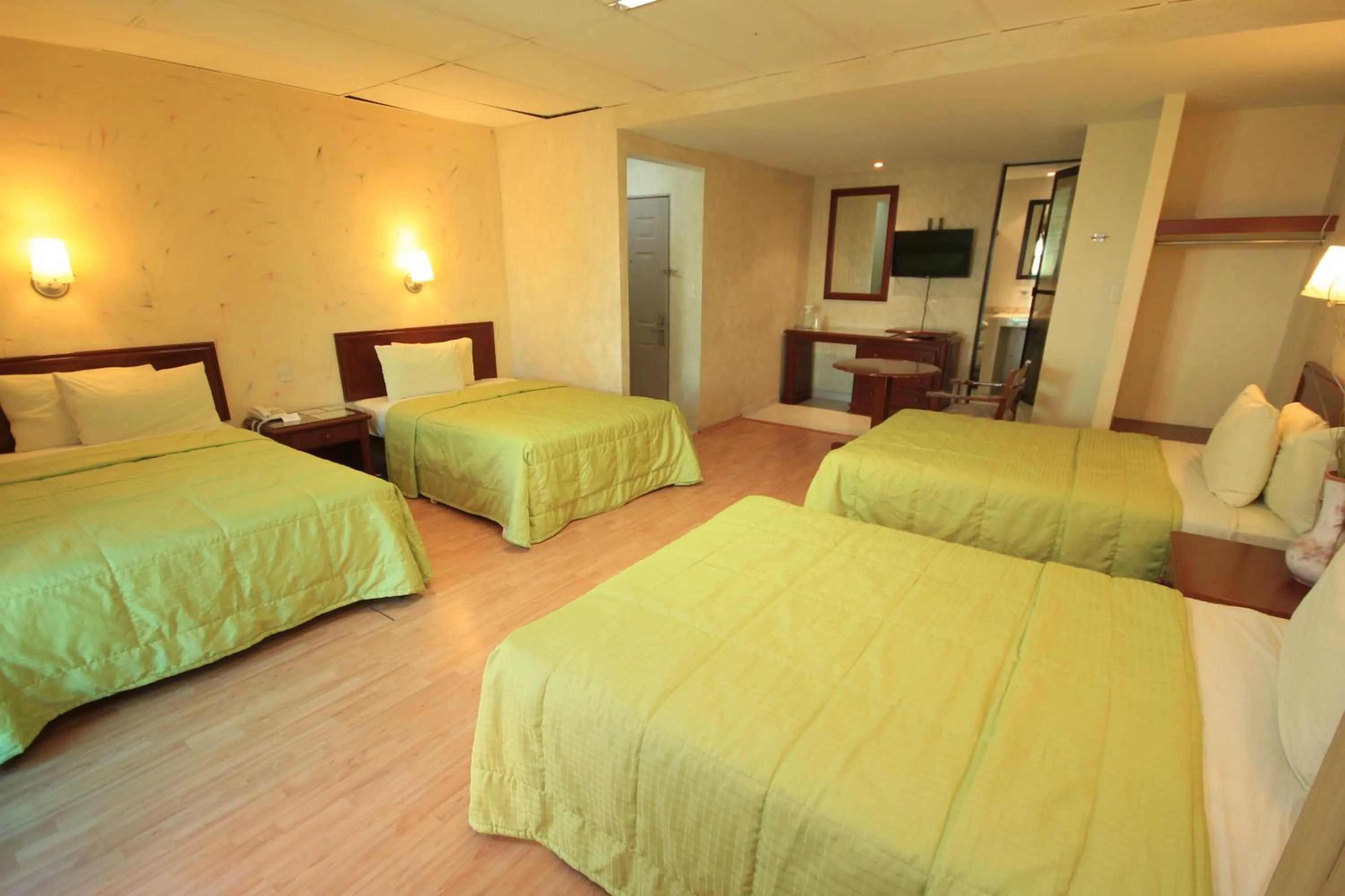 Bed in Hotel Enterprise Inn Plaza