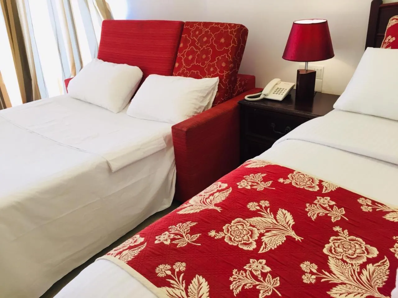 Deluxe Double Room with Extra Bed in Bayfront