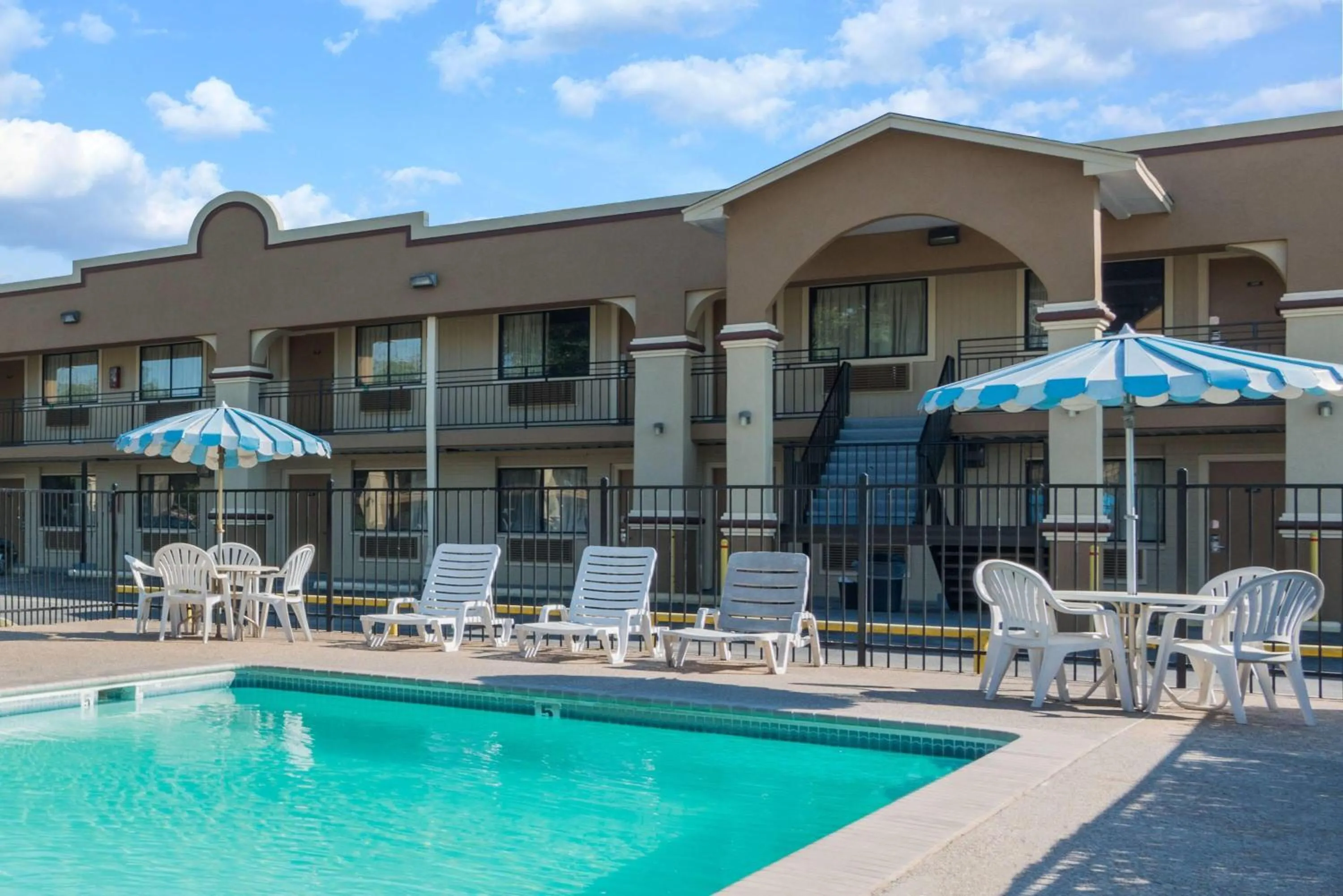 Pool view in Days Inn by Wyndham San Marcos