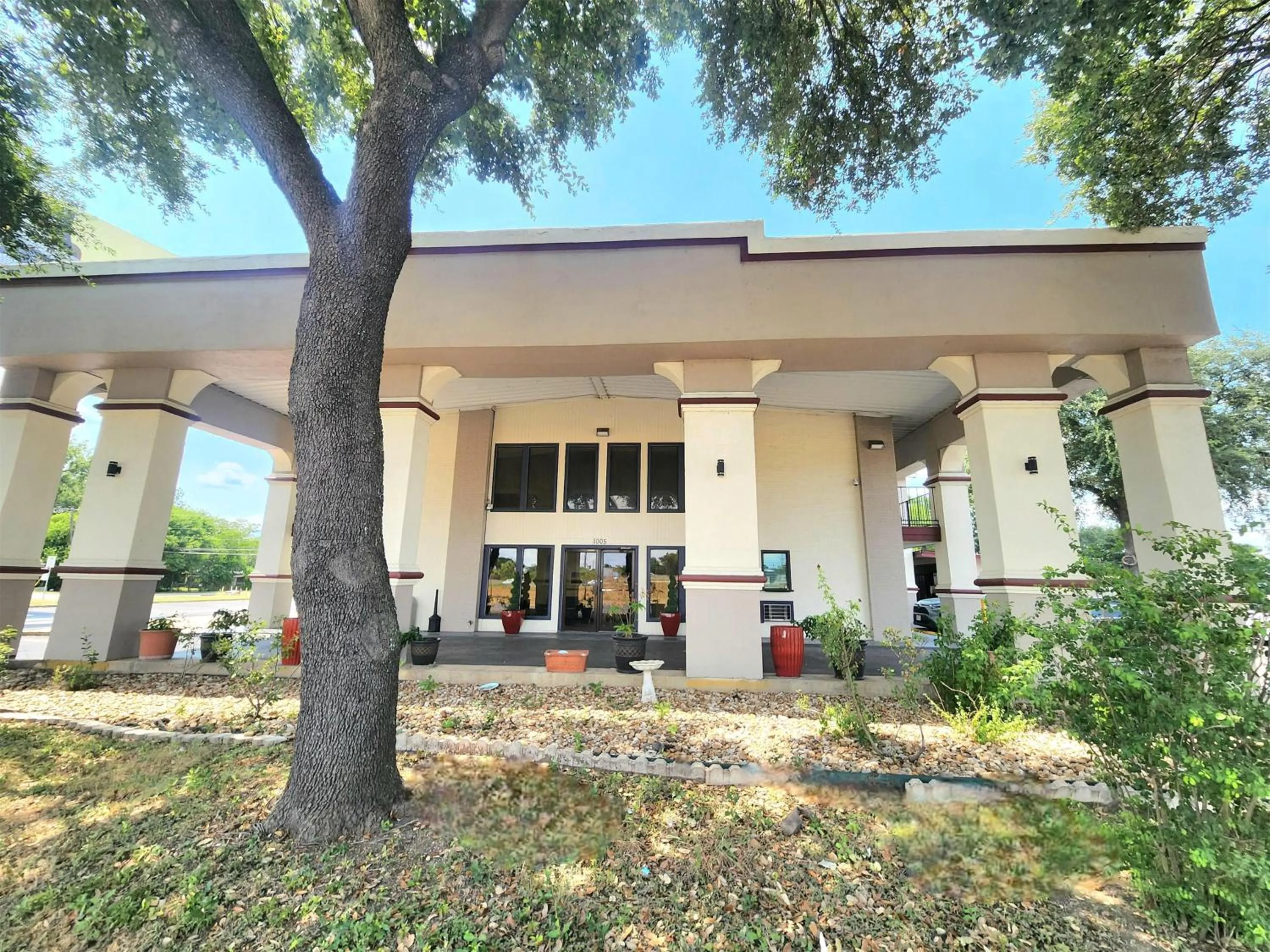 Property building in Days Inn by Wyndham San Marcos