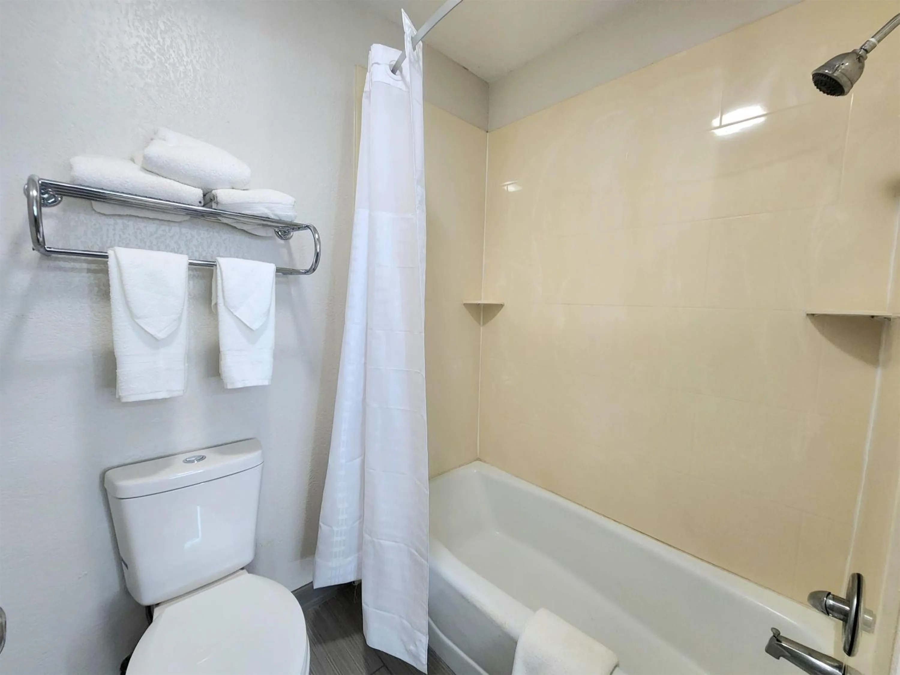 Bathroom in Days Inn by Wyndham San Marcos