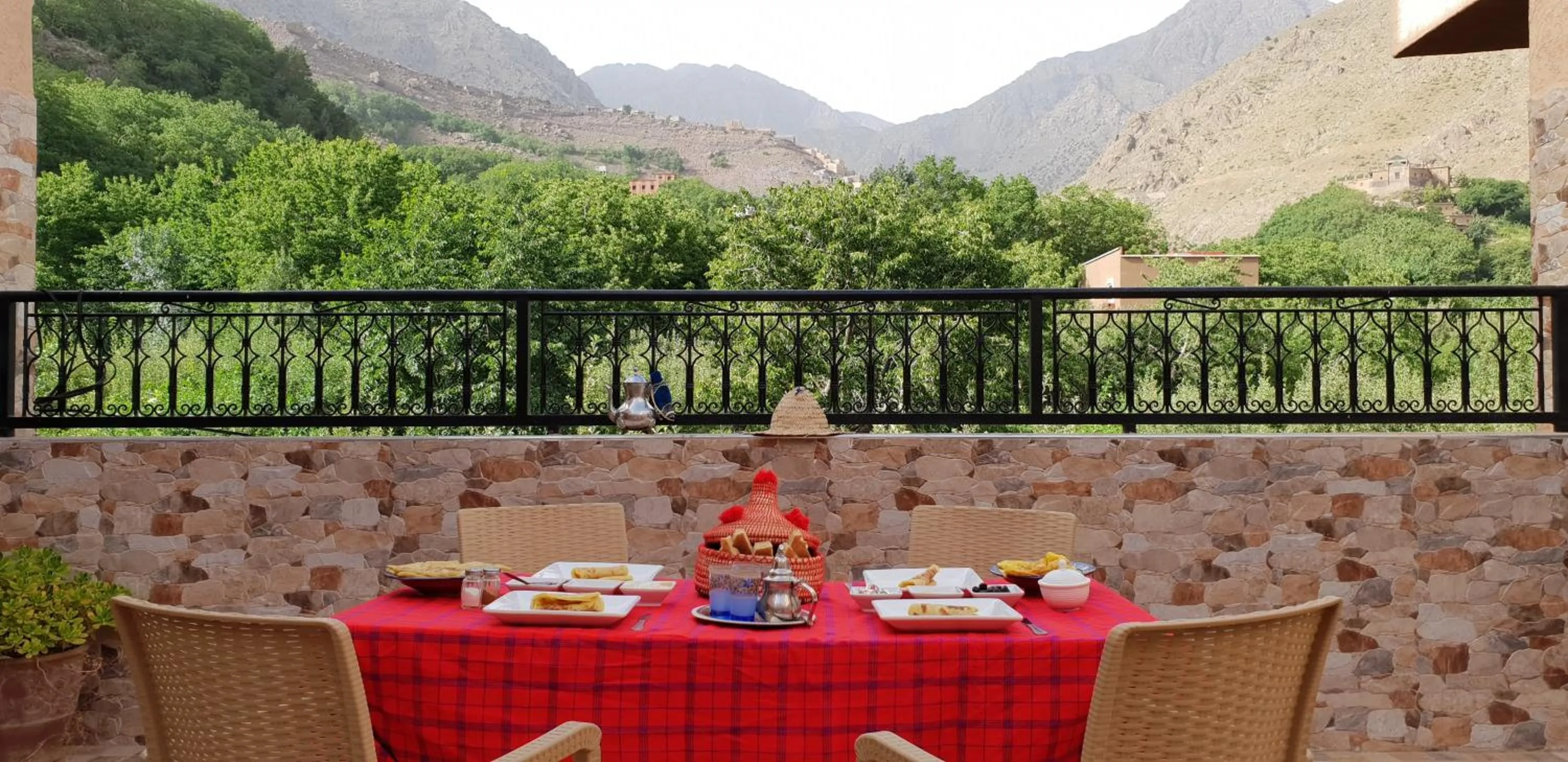 Breakfast in Dar Assarou - Toubkal National Park Lodge