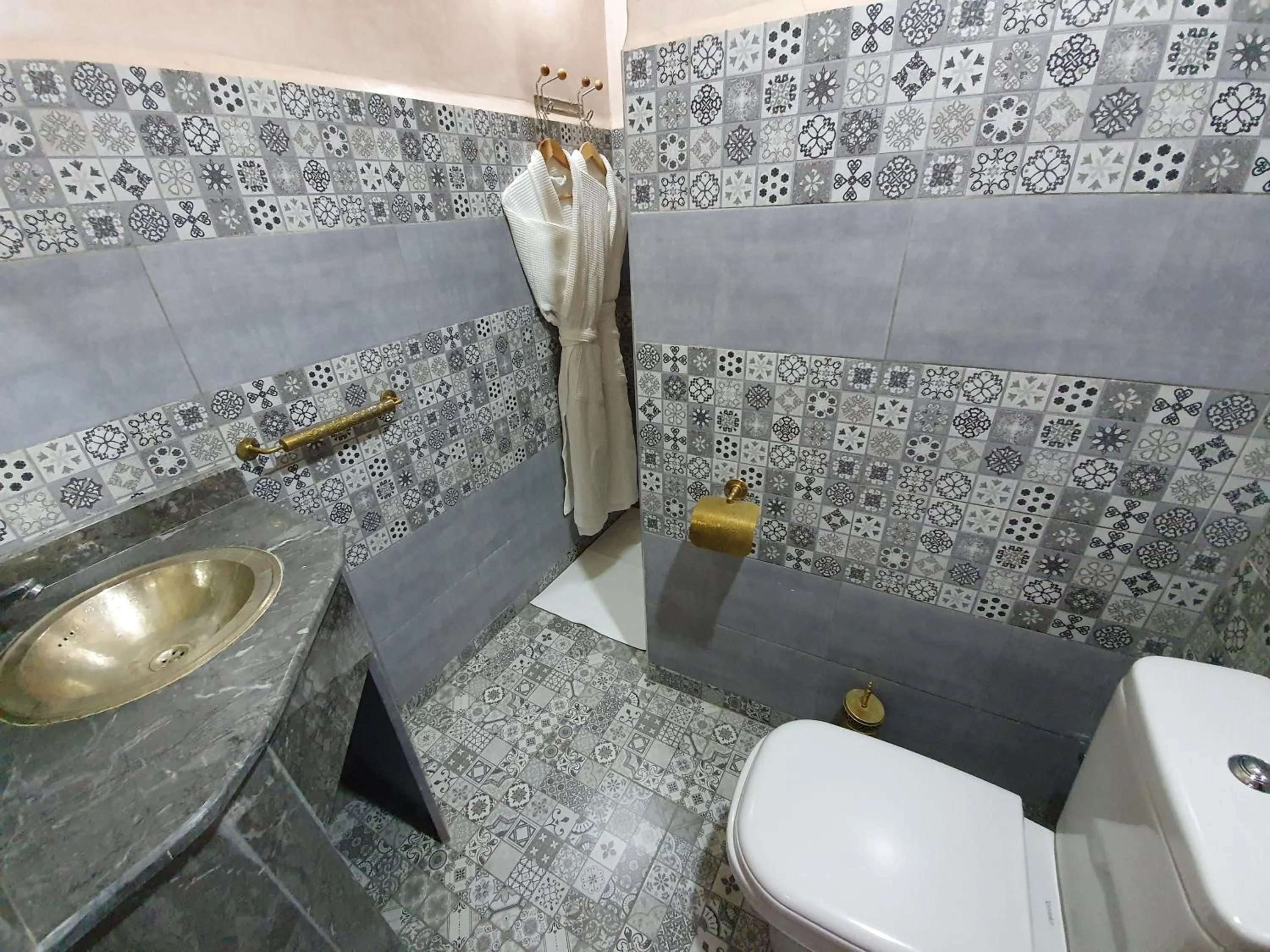 Bathroom in Dar Assarou - Toubkal National Park Lodge