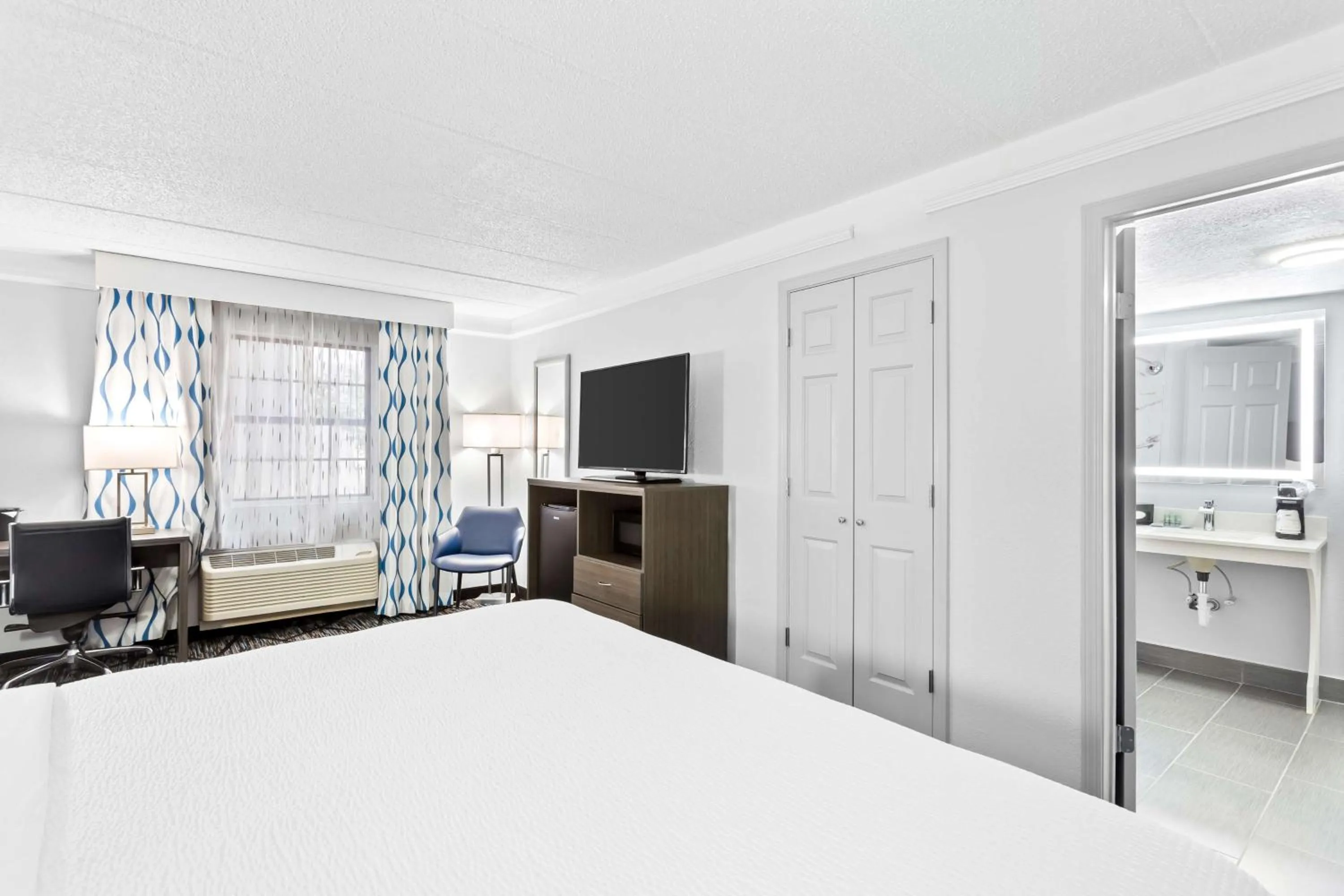 Bedroom, Bed in Best Western Schaumburg – O’Hare NW