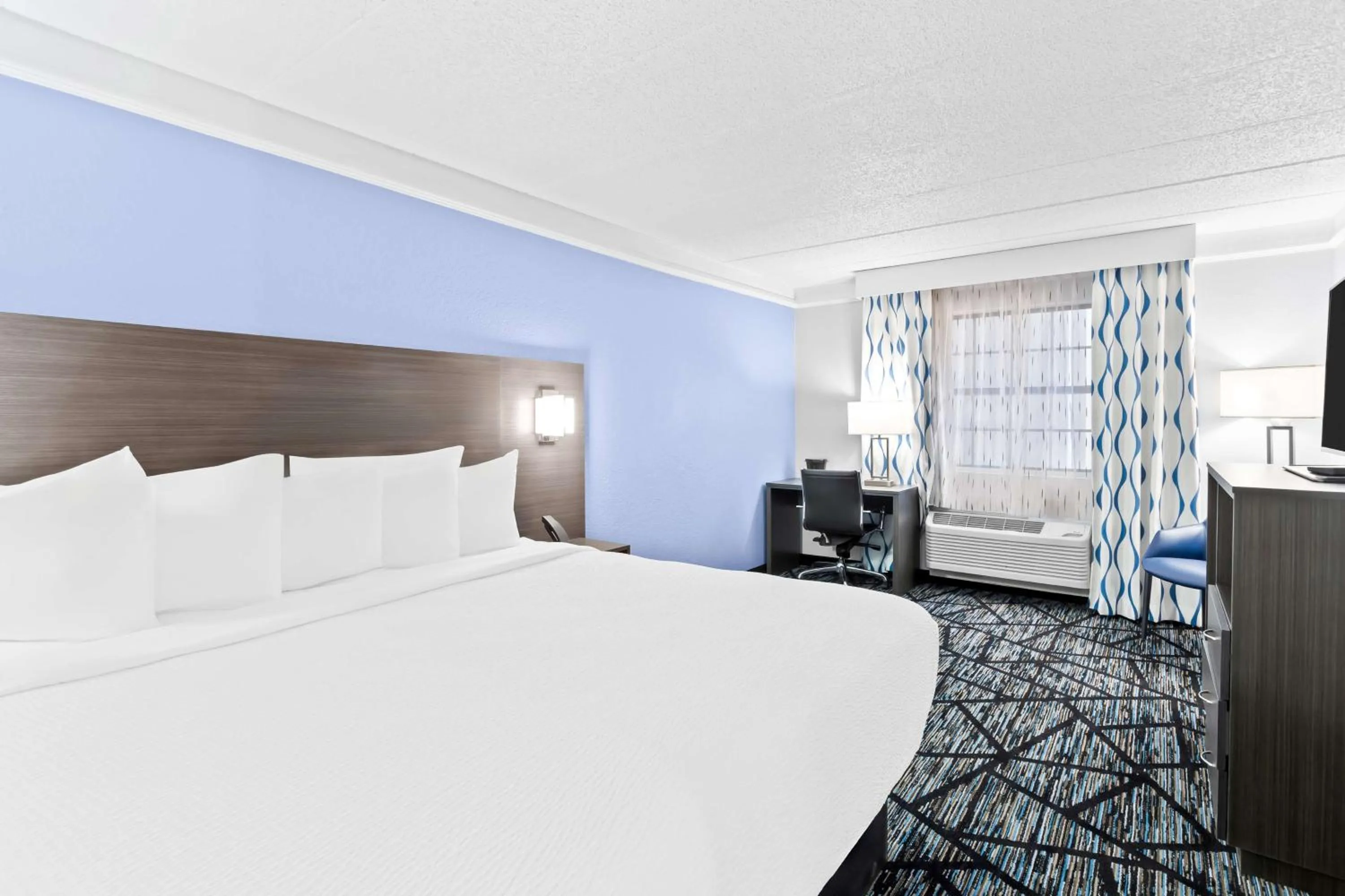 Bedroom, Bed in Best Western Schaumburg – O’Hare NW