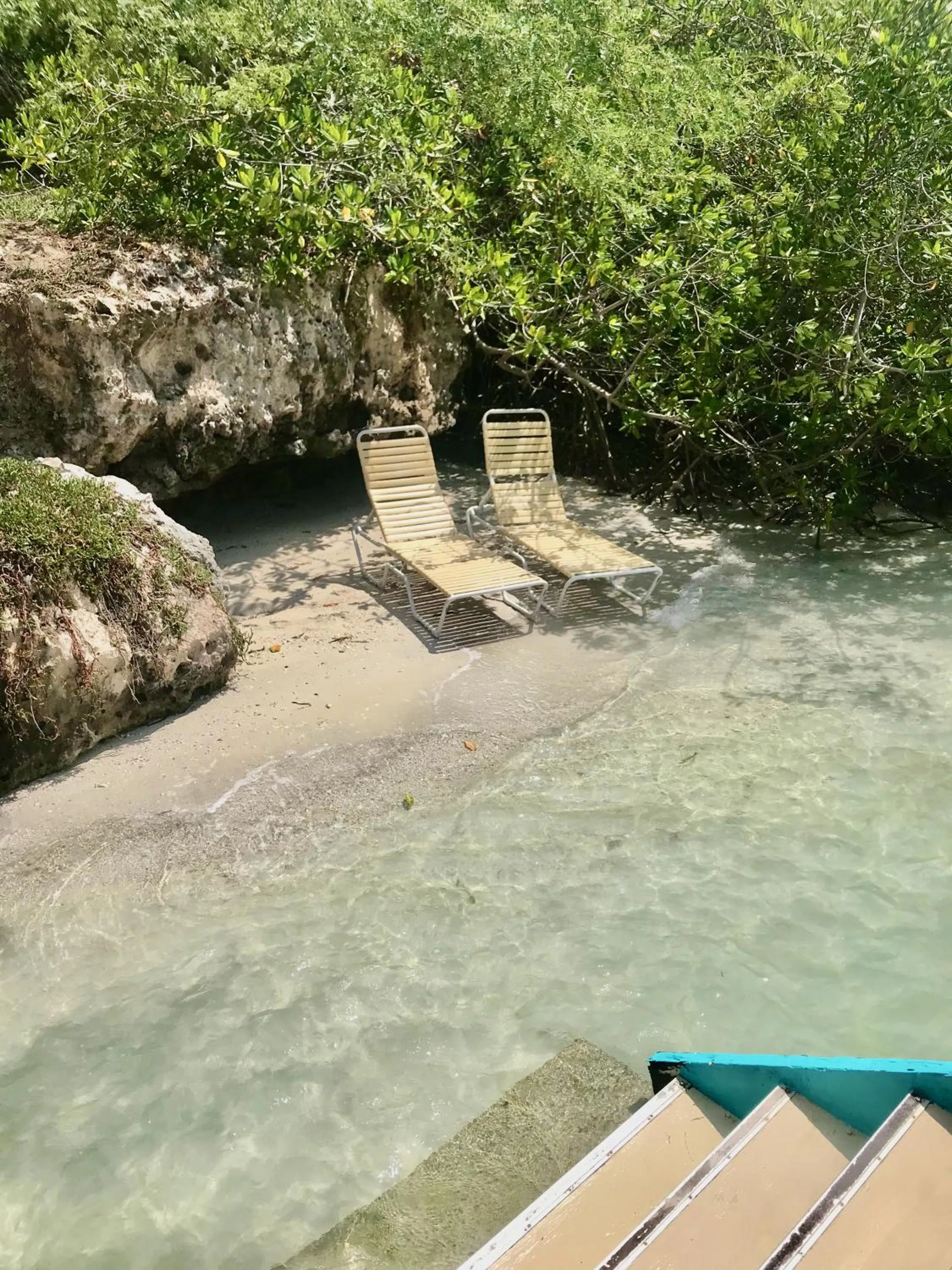 Beach in Vistalmar Ocean Suites