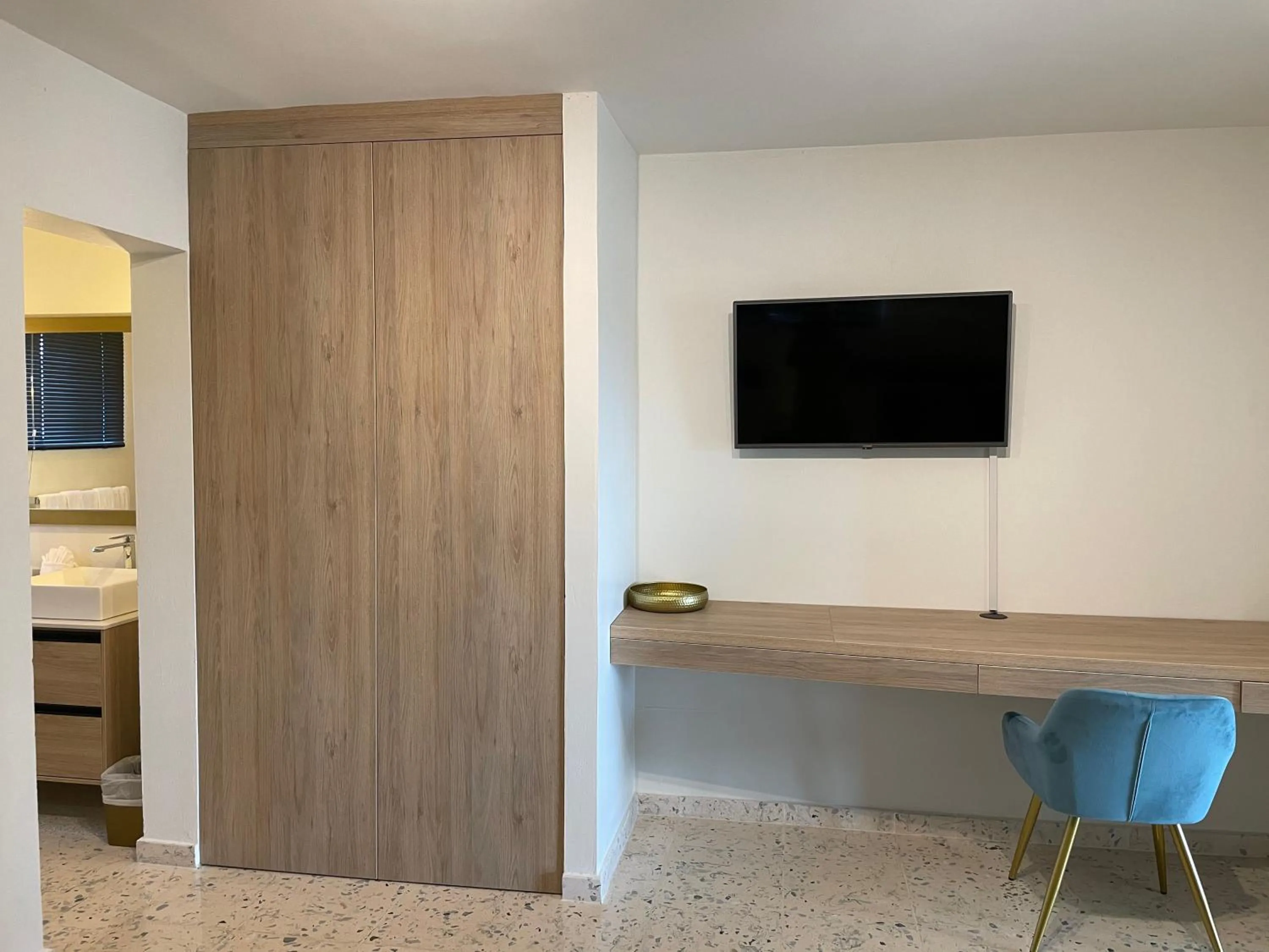 TV and multimedia in Vistalmar Ocean Suites