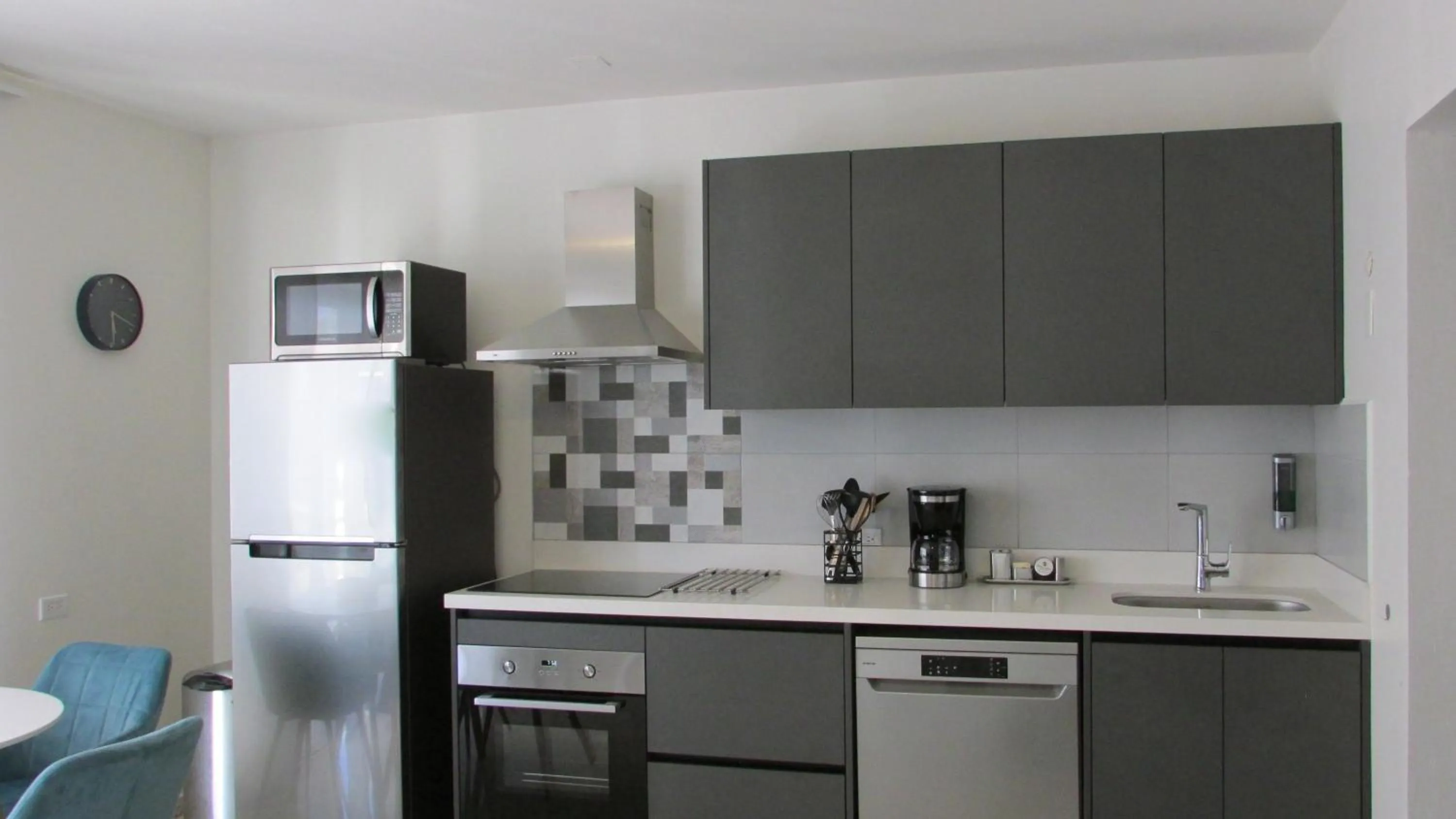 Coffee/tea facilities in Vistalmar Ocean Suites