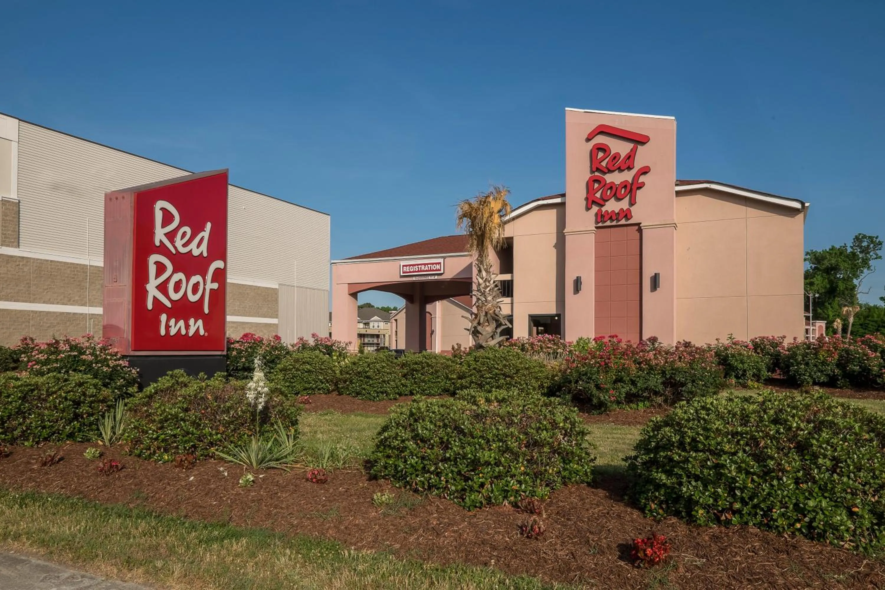 Property building in Red Roof Inn Virginia Beach-Norfolk Airport