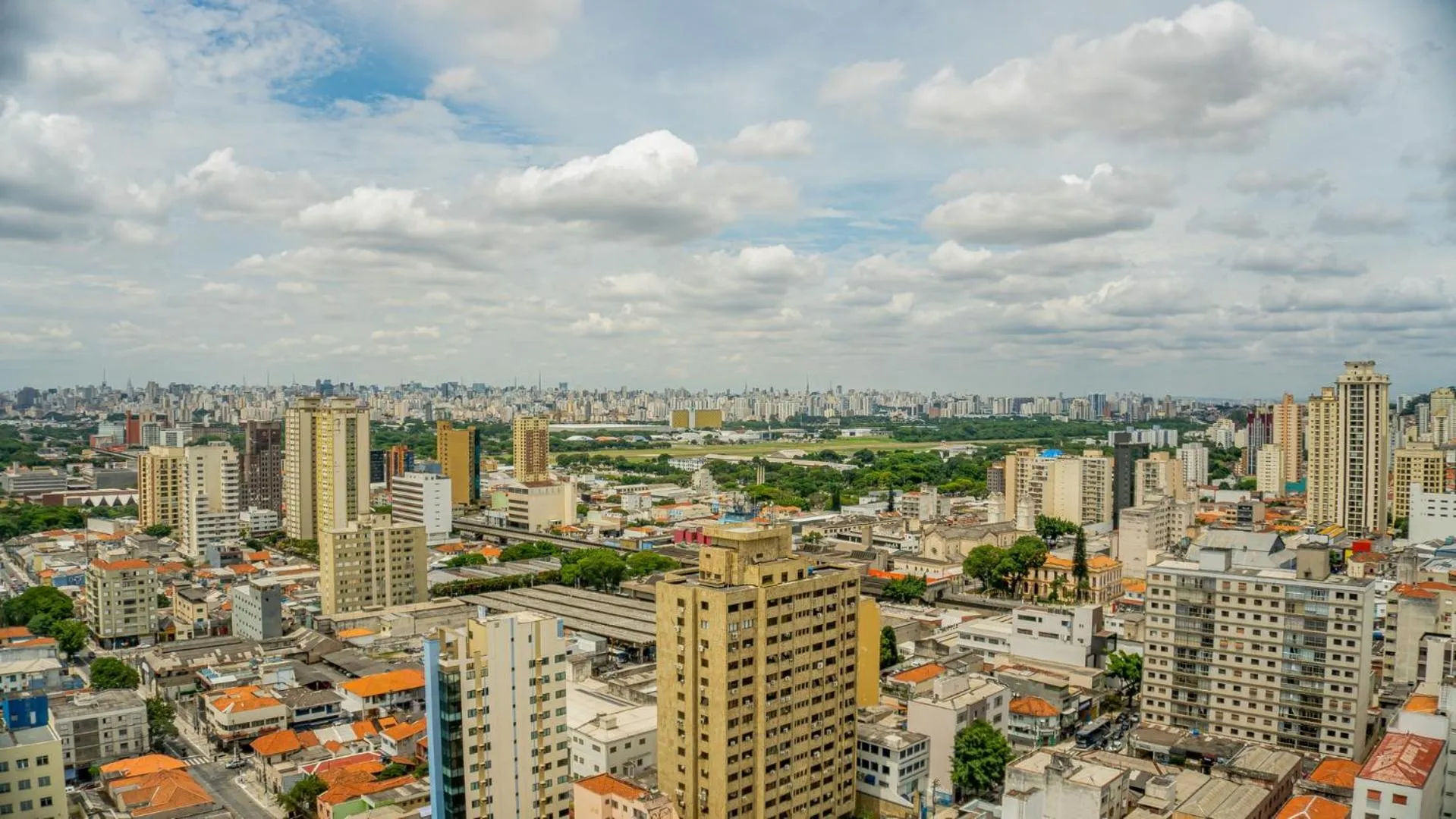City view in Plaza Inn Small Town Flat
