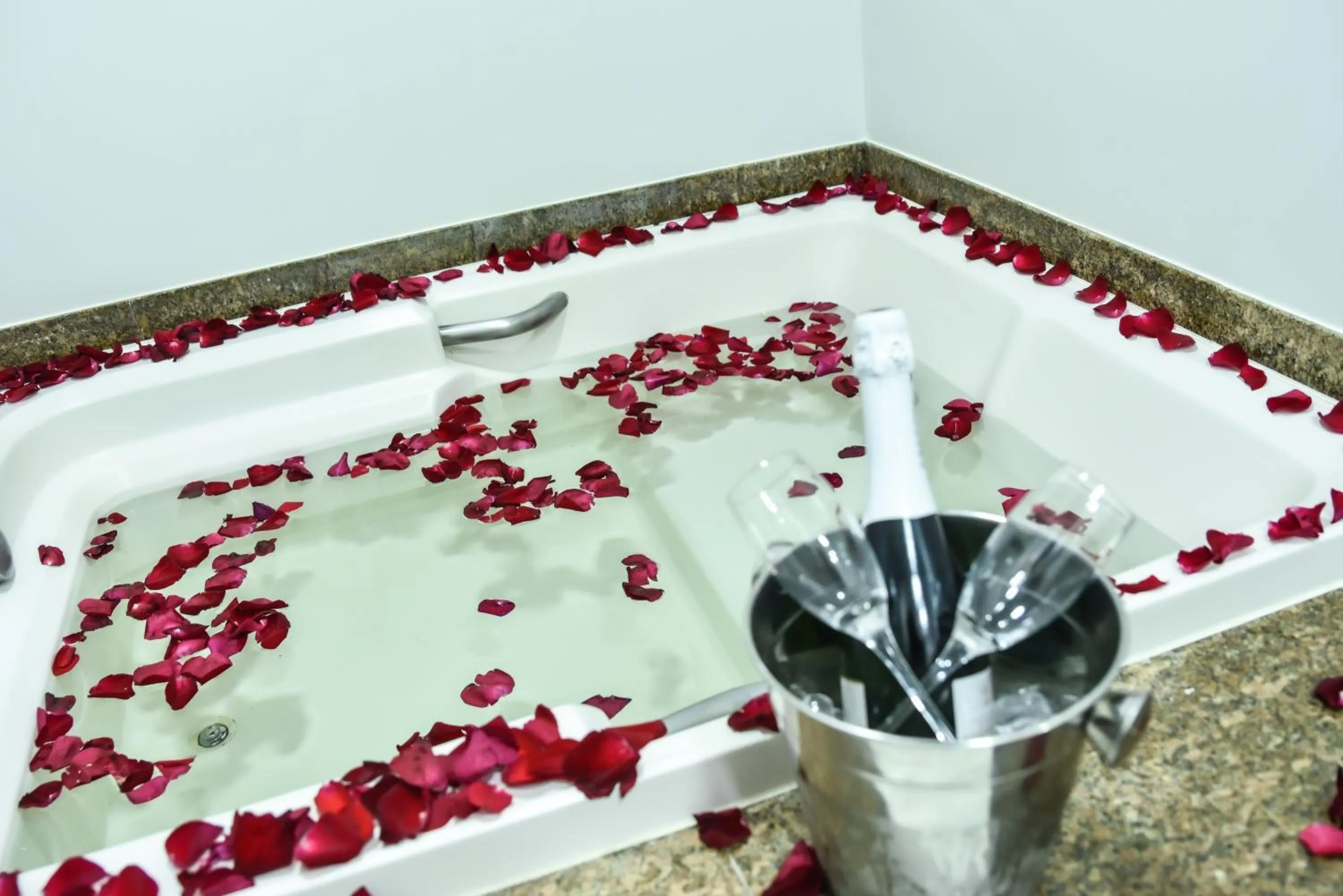 Decorative detail in Plaza Inn Small Town Flat