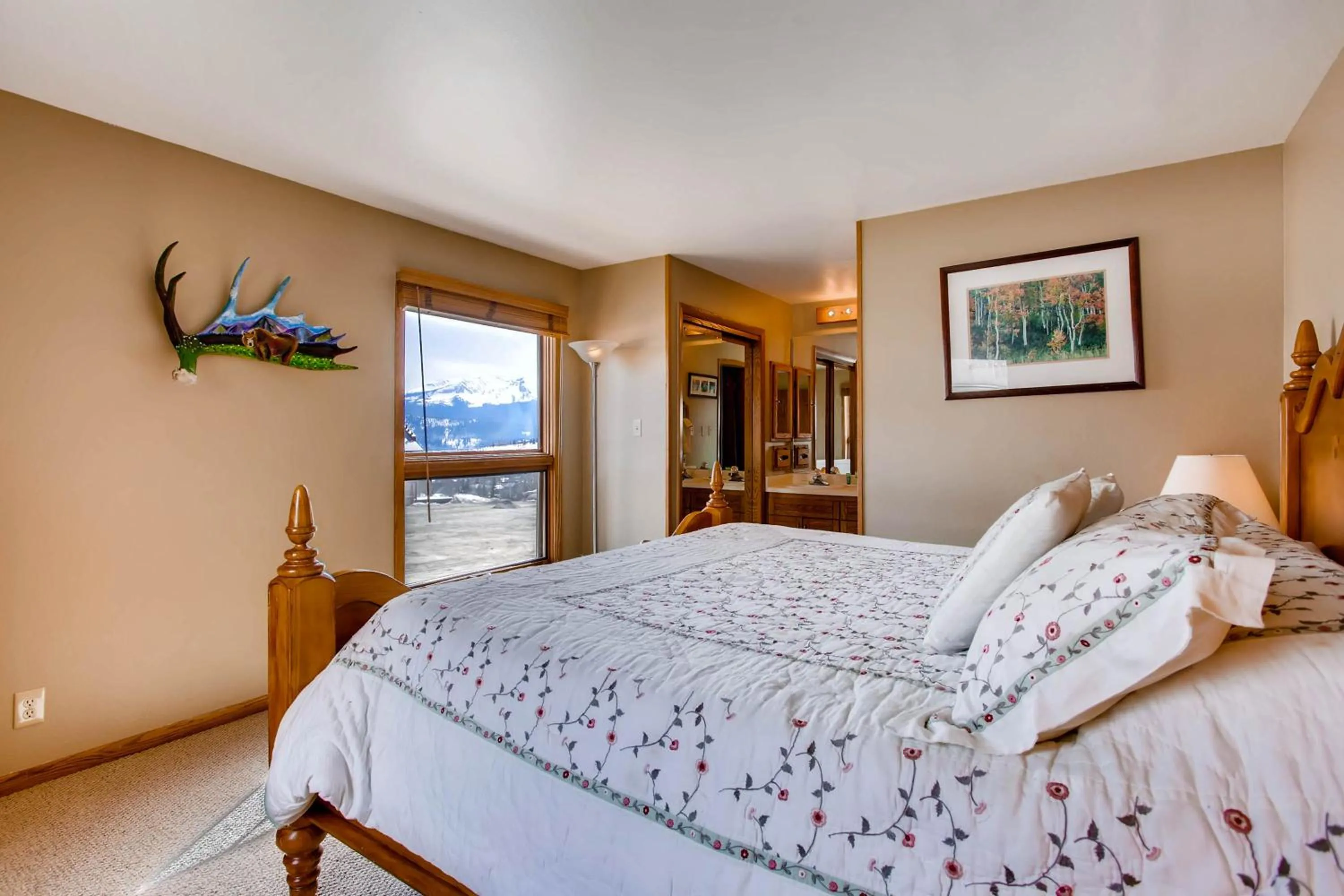 Bed in The Plaza Condominiums by Crested Butte Mountain Resort