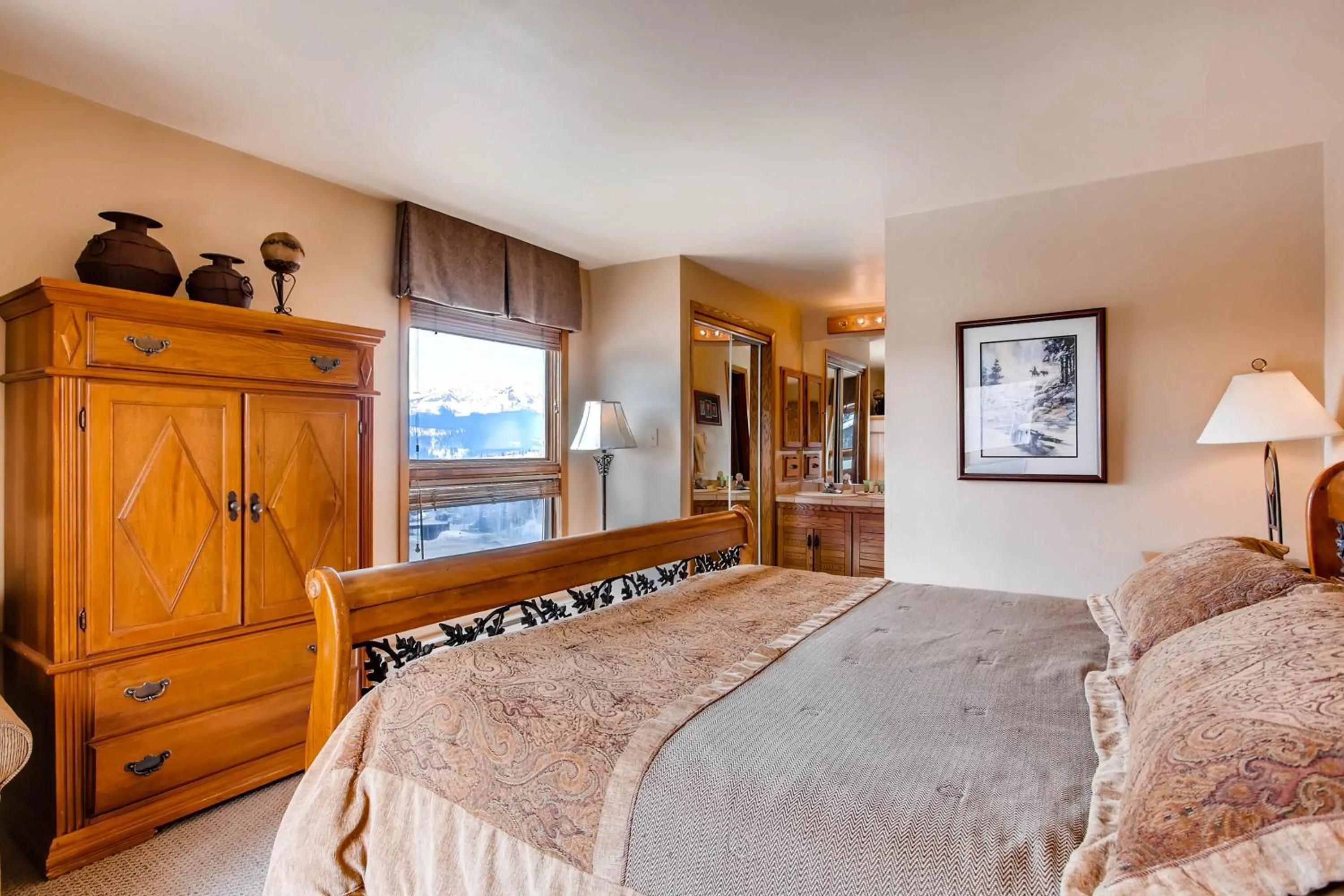 Bed in The Plaza Condominiums by Crested Butte Mountain Resort