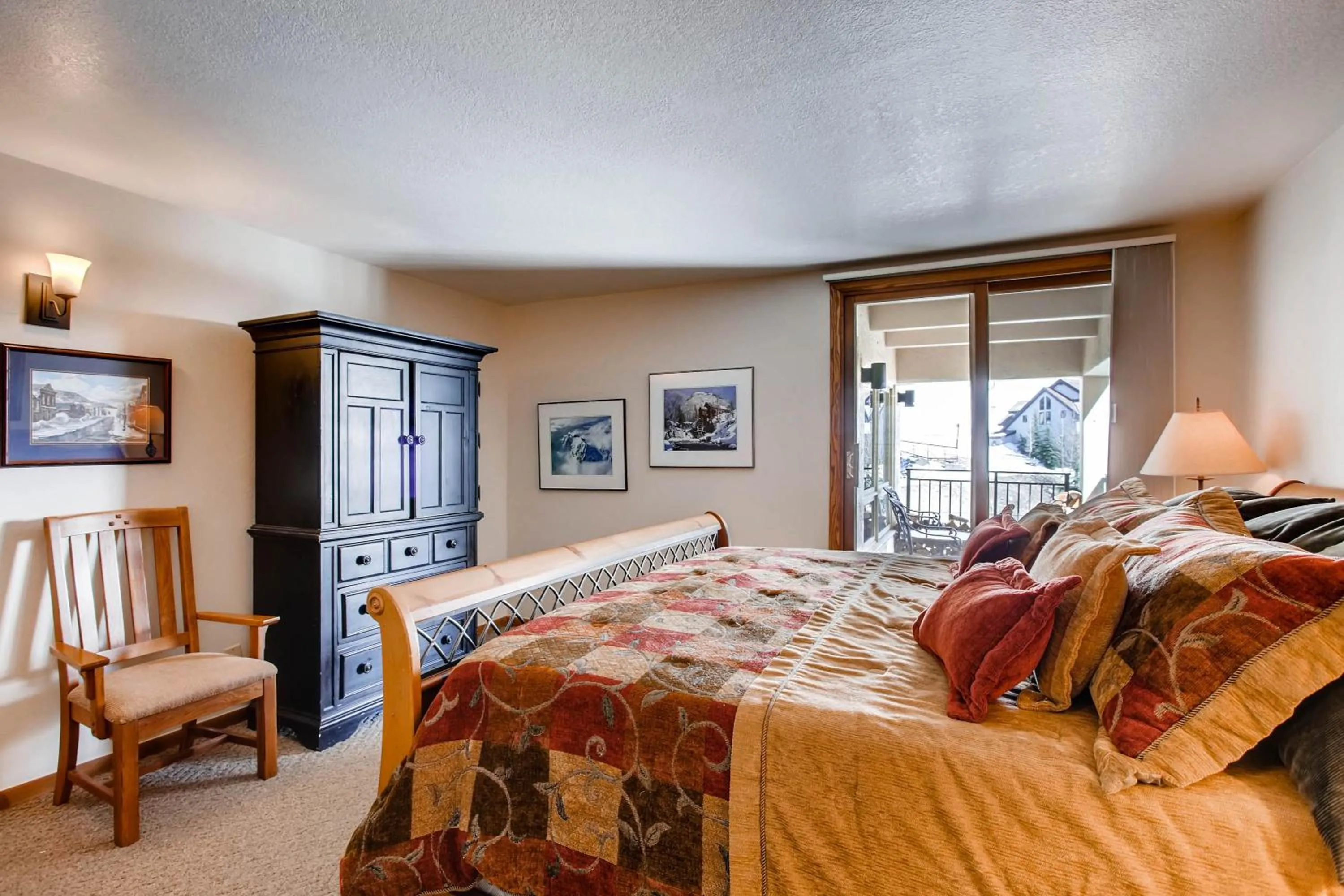 Bed in The Plaza Condominiums by Crested Butte Mountain Resort