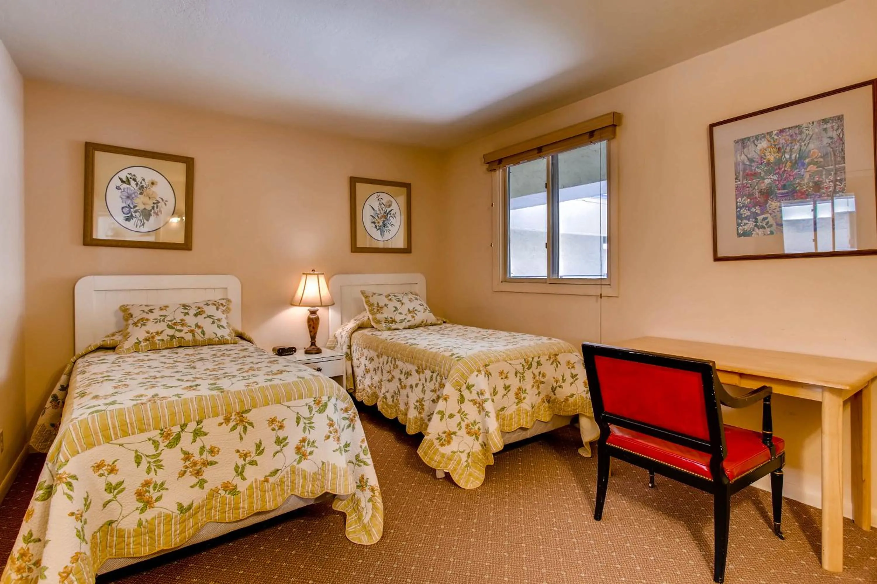 Bed in The Plaza Condominiums by Crested Butte Mountain Resort