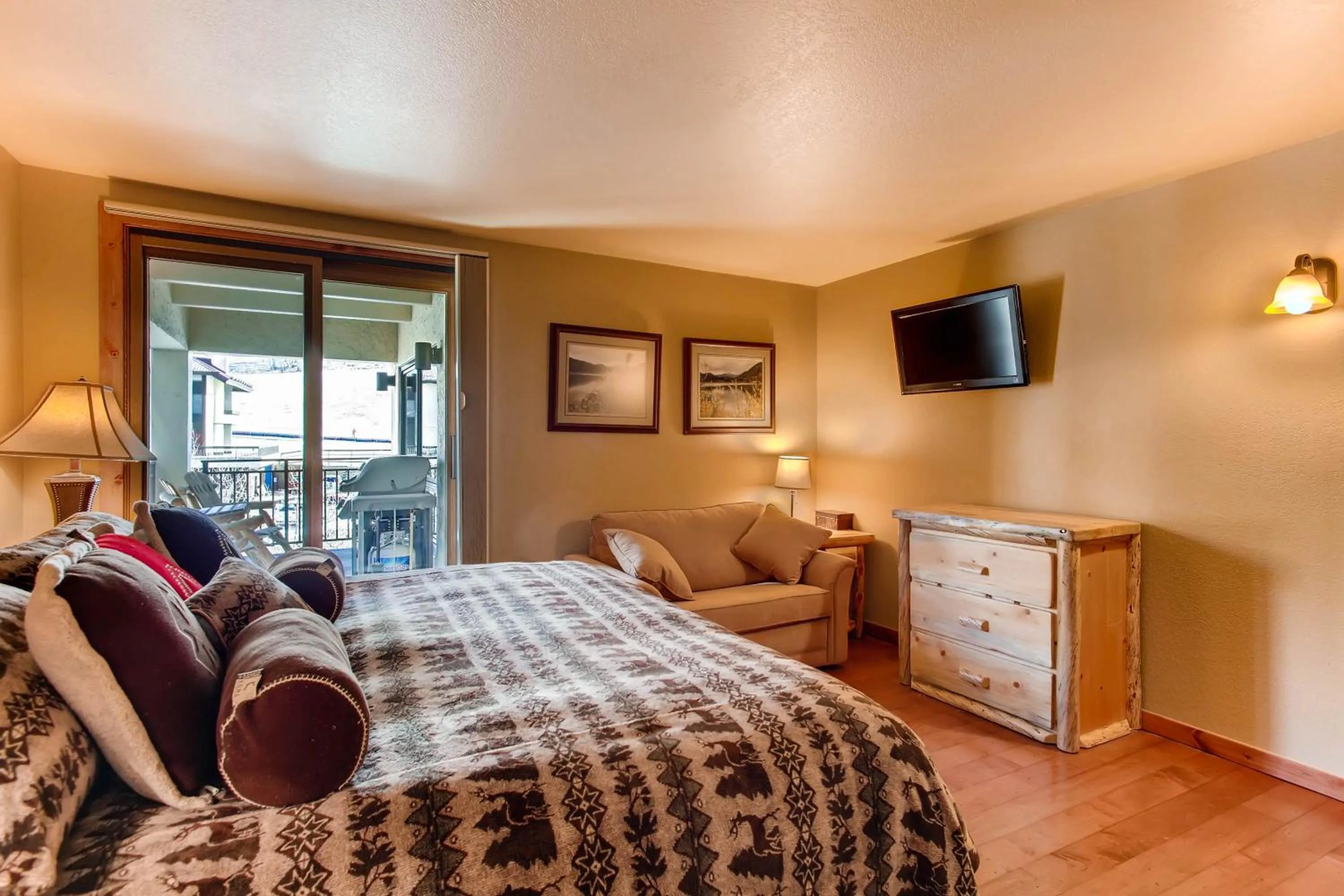 Bed in The Plaza Condominiums by Crested Butte Mountain Resort