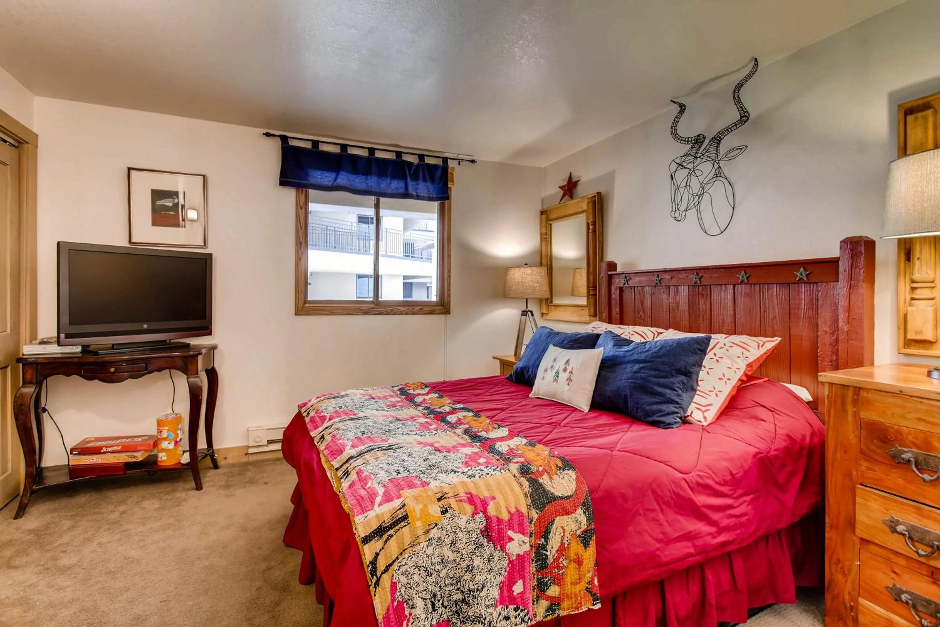 Bed in The Plaza Condominiums by Crested Butte Mountain Resort
