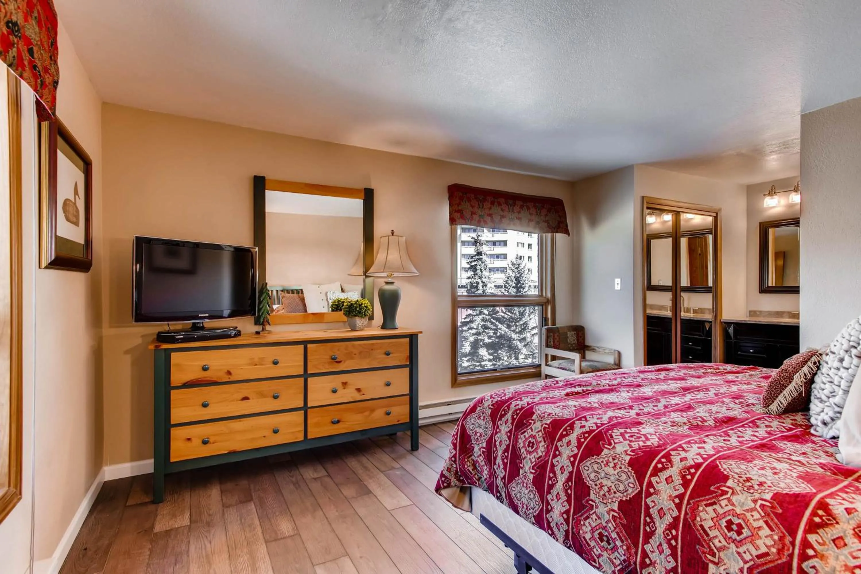 Bed in The Plaza Condominiums by Crested Butte Mountain Resort