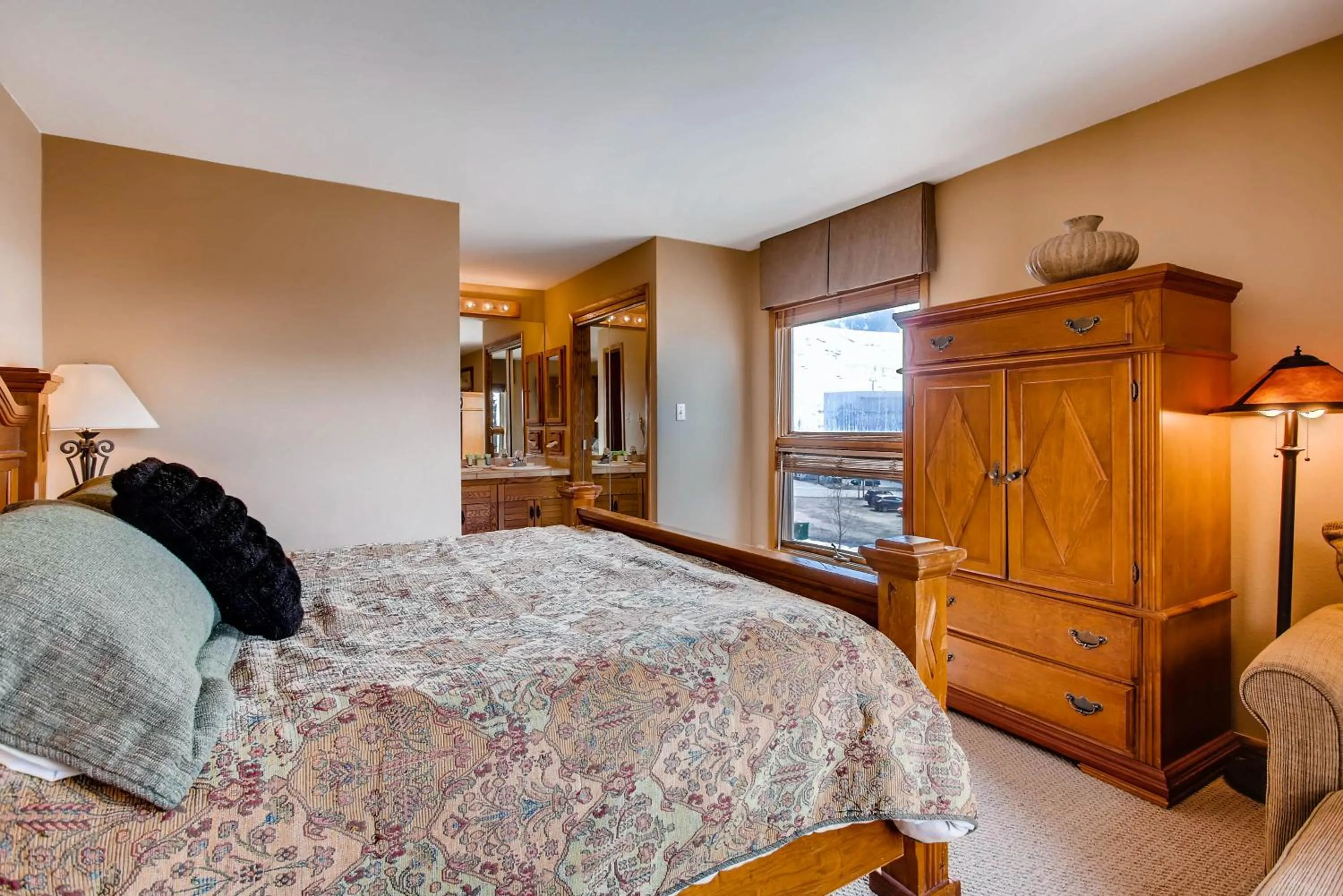 Bed in The Plaza Condominiums by Crested Butte Mountain Resort