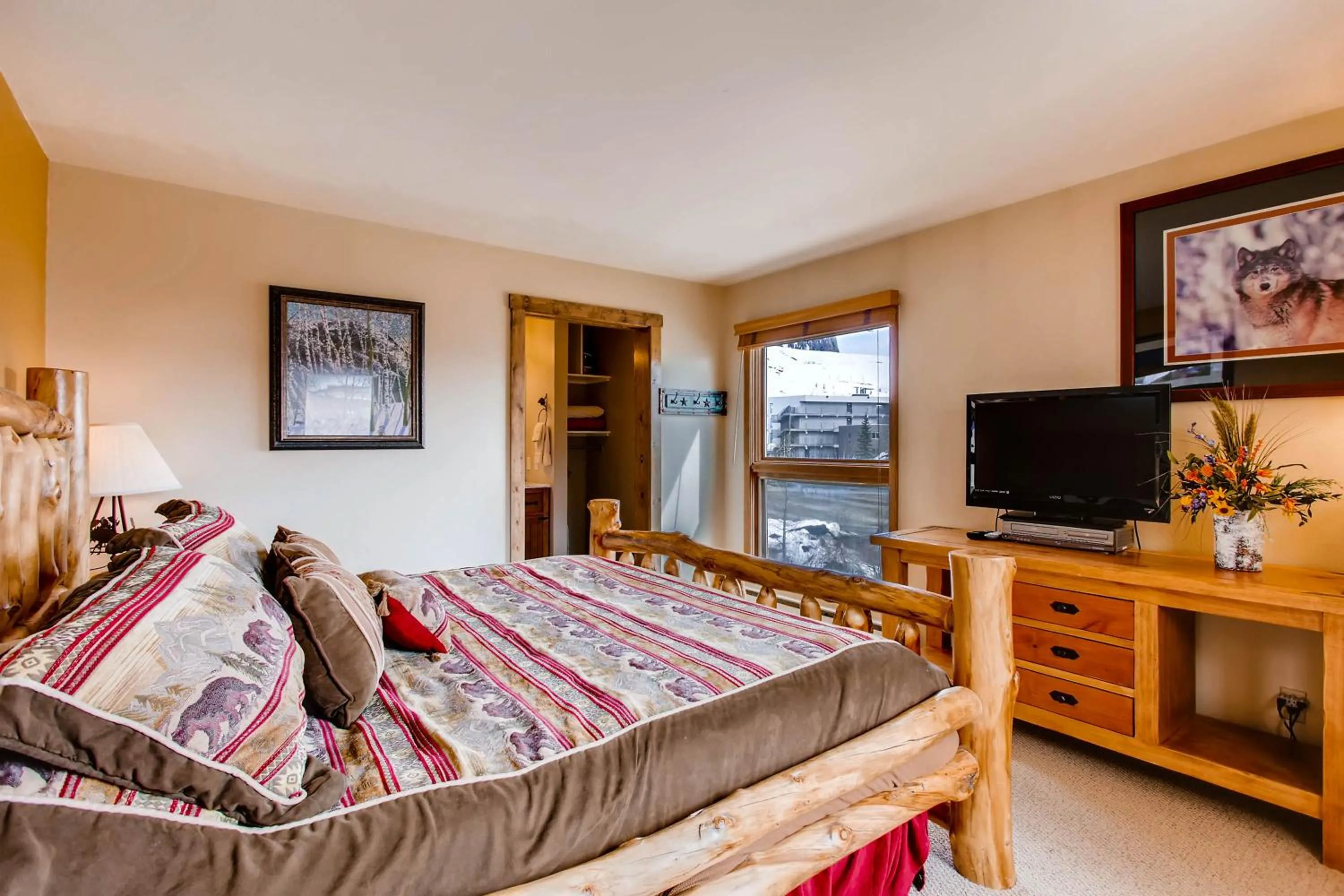 Bed in The Plaza Condominiums by Crested Butte Mountain Resort