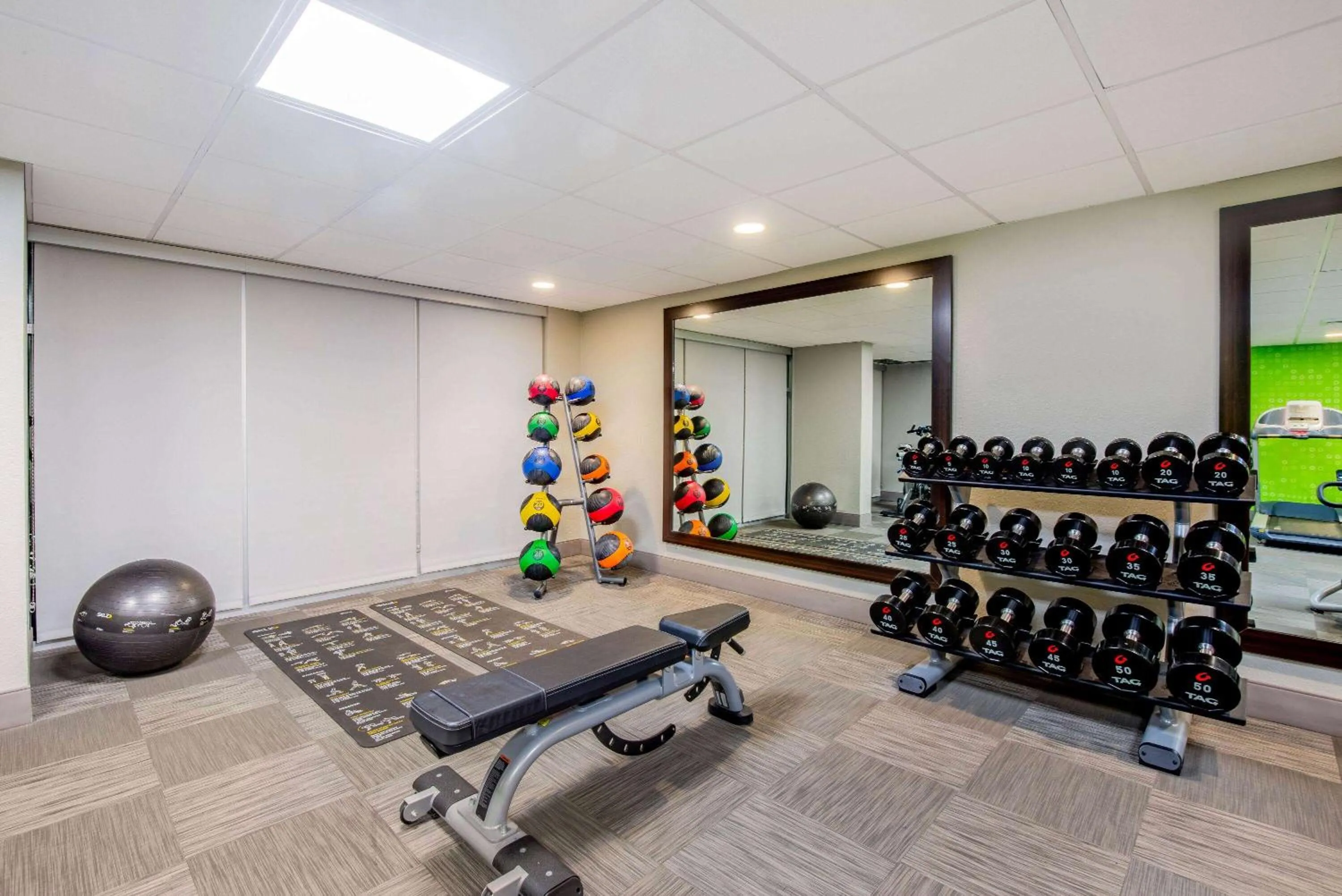 Fitness centre/facilities in La Quinta by Wyndham Baltimore BWI Airport