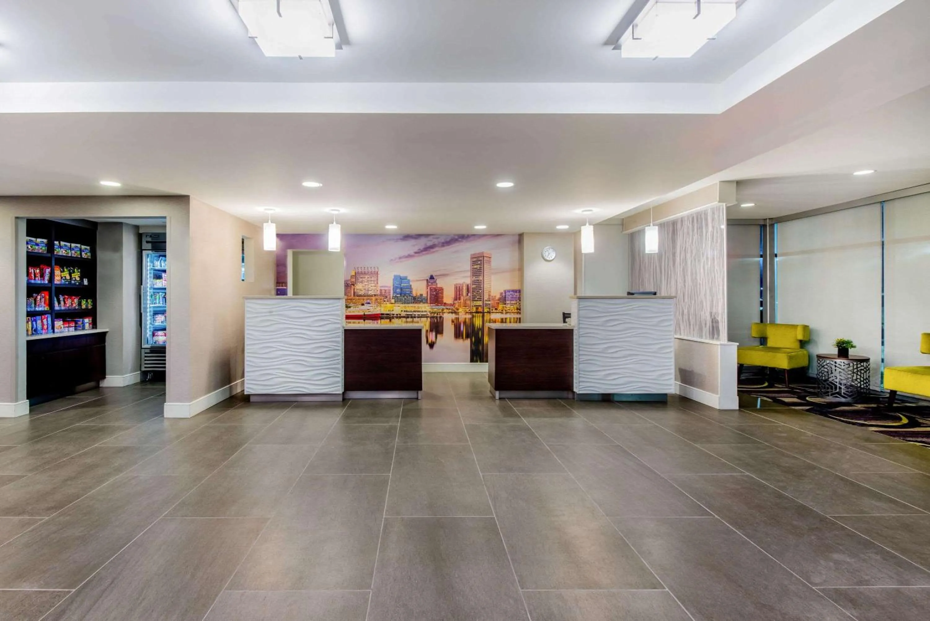 Lobby or reception in La Quinta by Wyndham Baltimore BWI Airport