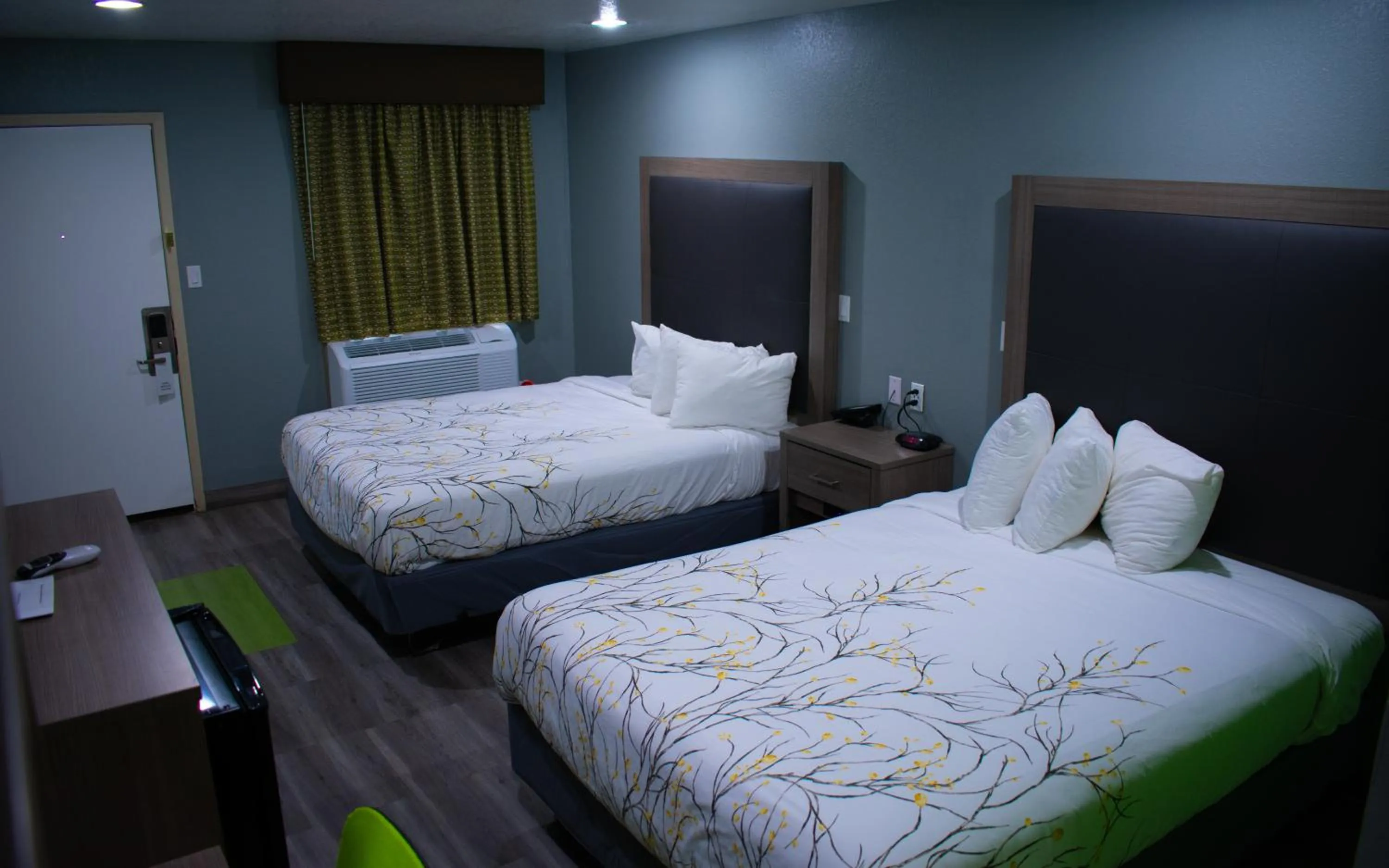 Bed in Fort Davis Inn & RV Park