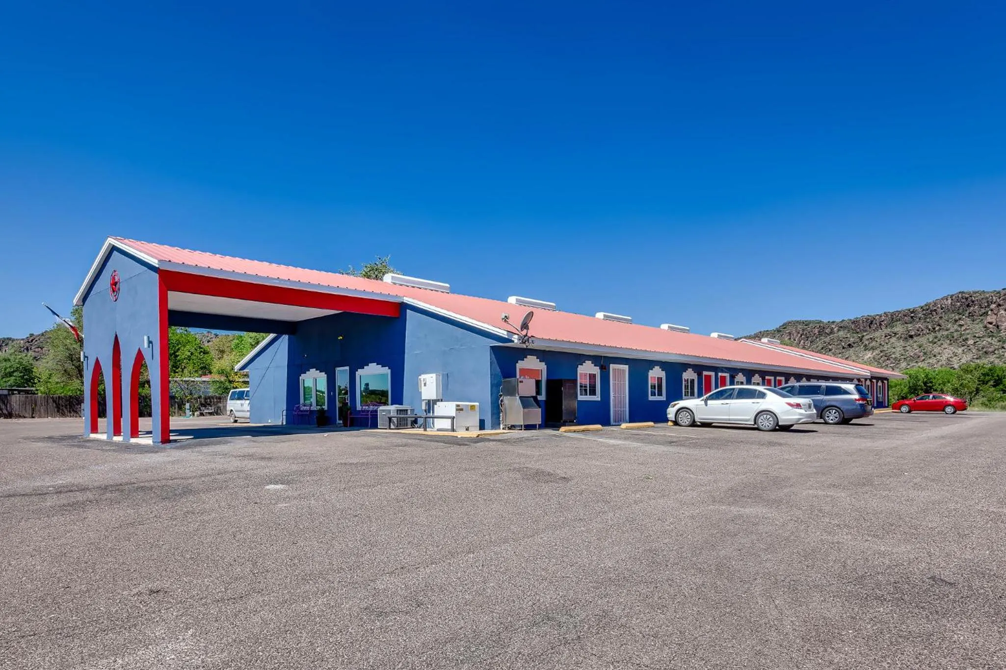 Property building in Fort Davis Inn & RV Park