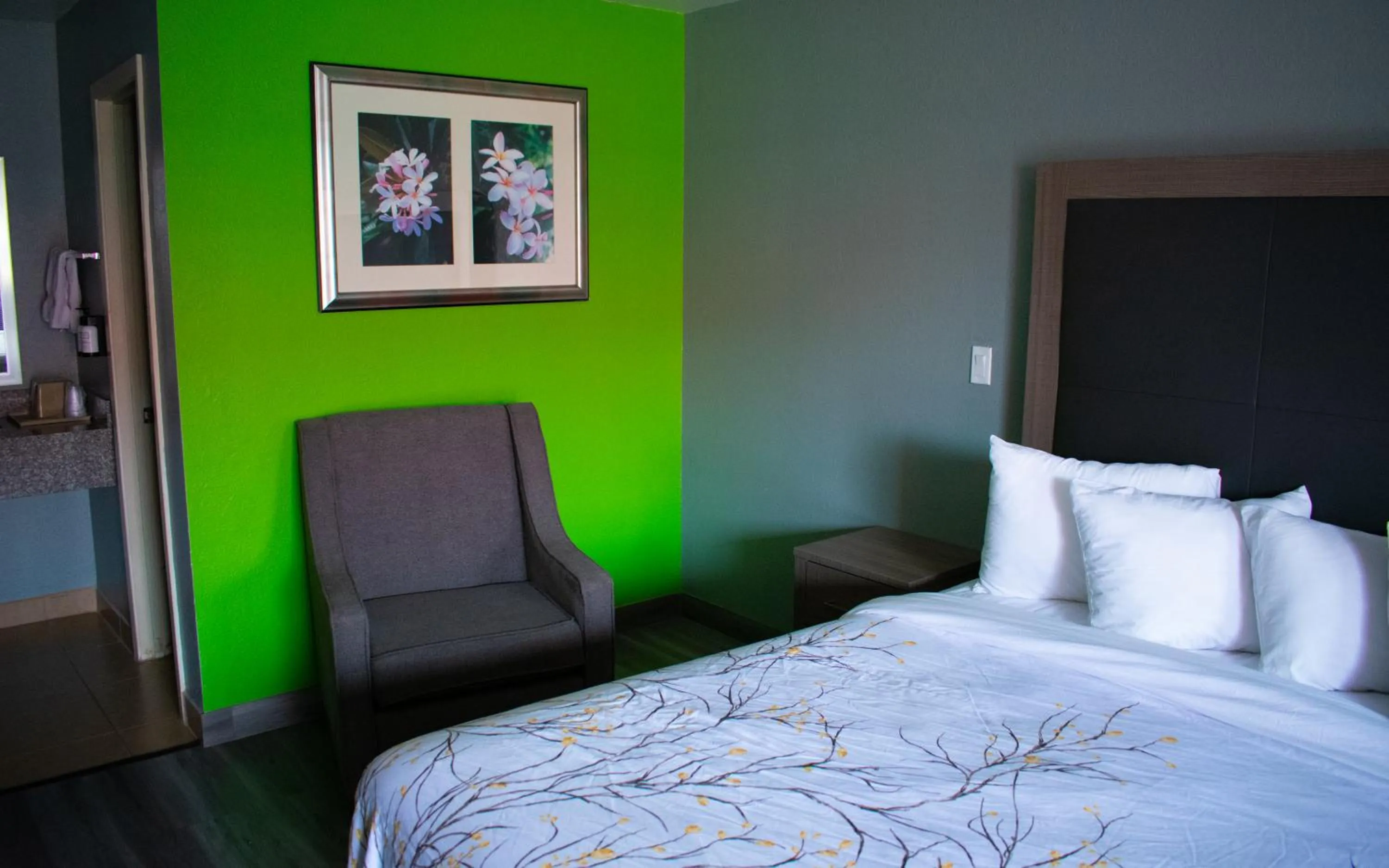 Bed in Fort Davis Inn & RV Park