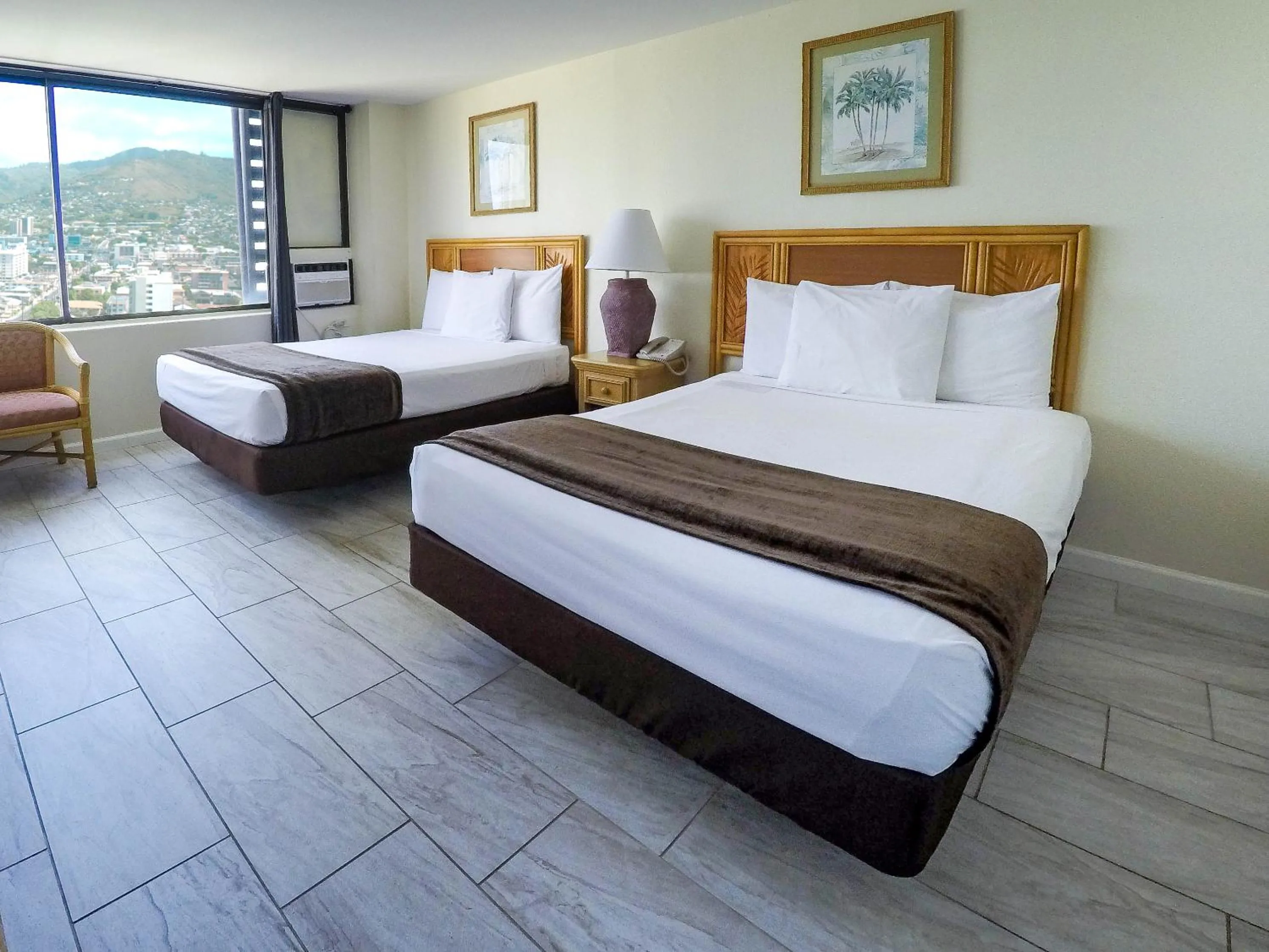 Bed in Waikiki Monarch Hotel