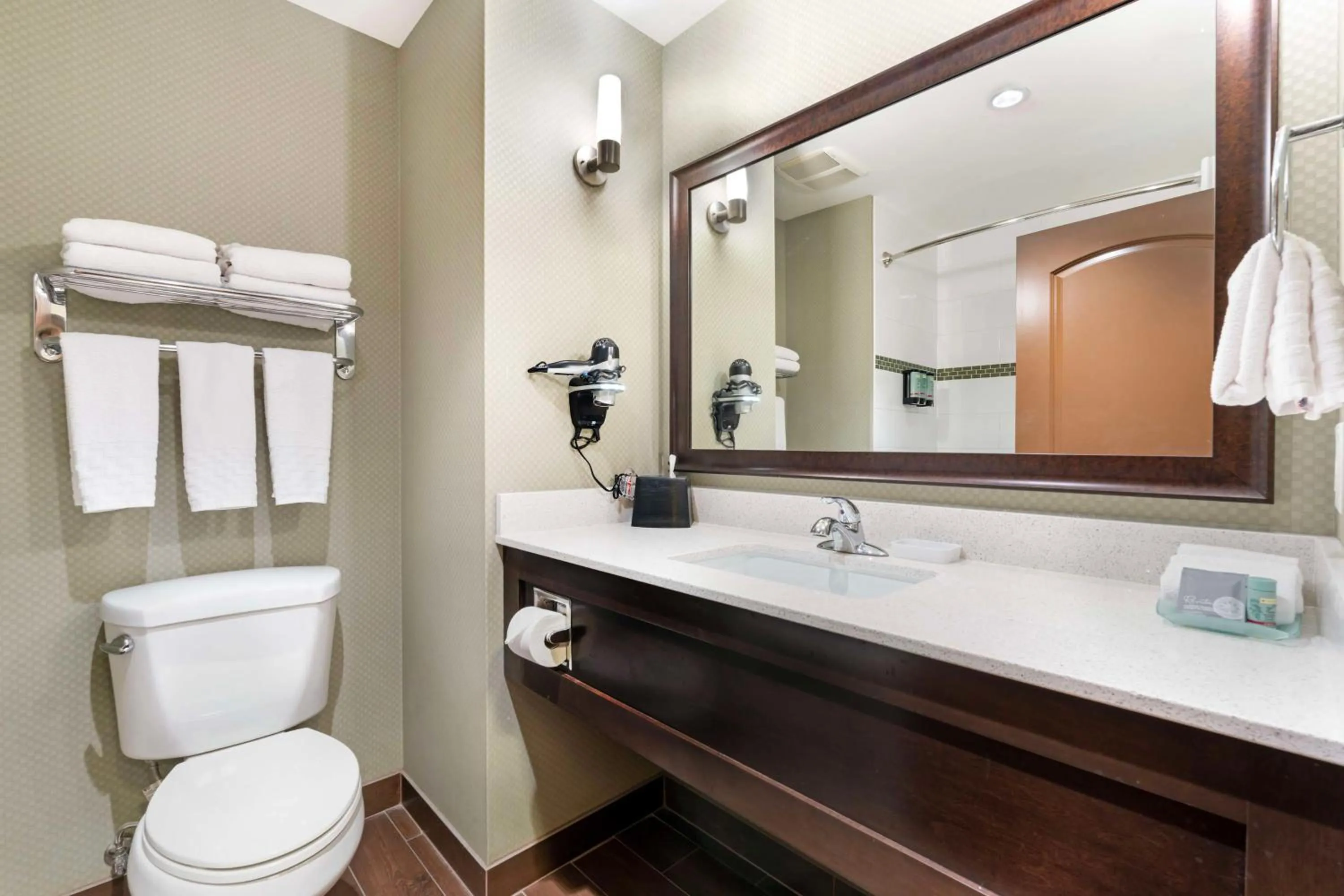 Bathroom in Best Western Pacific Inn