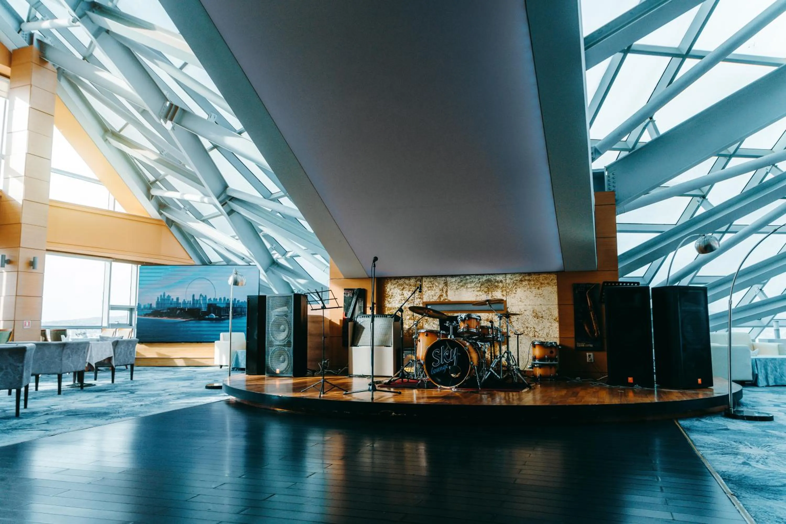 Restaurant/places to eat in The Blue Sky Hotel and Tower