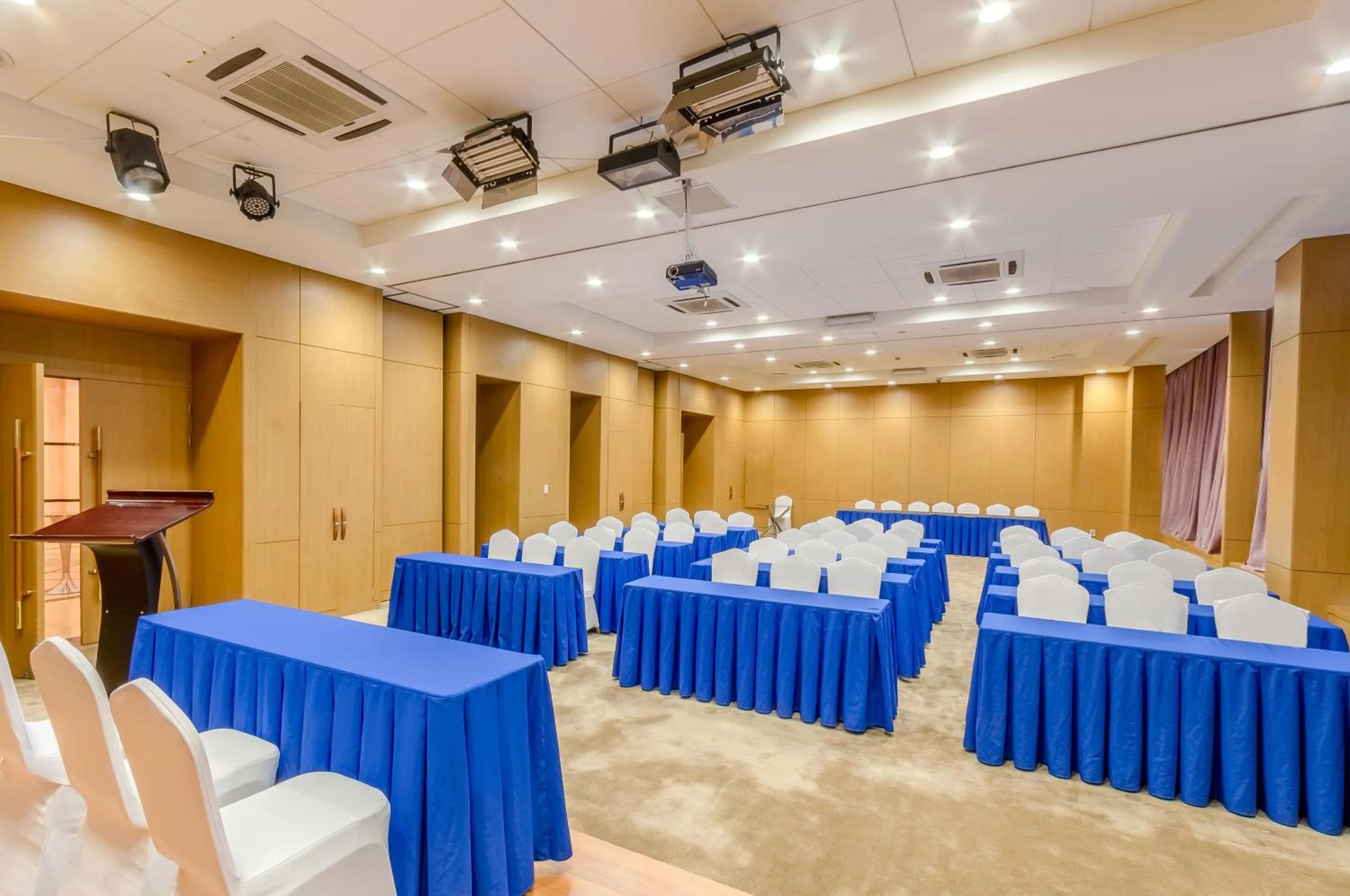 Business facilities in The Blue Sky Hotel and Tower