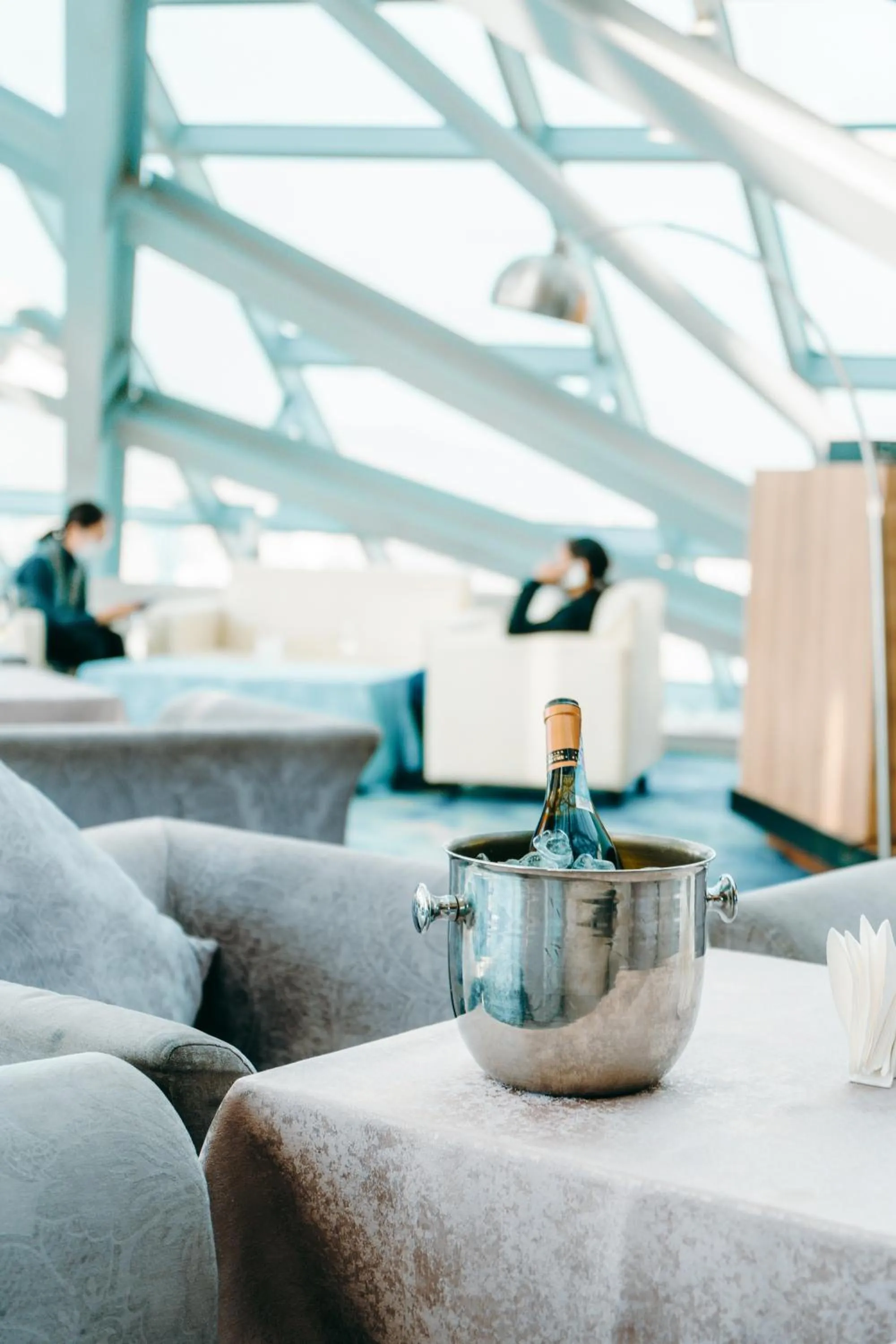 Restaurant/places to eat in The Blue Sky Hotel and Tower