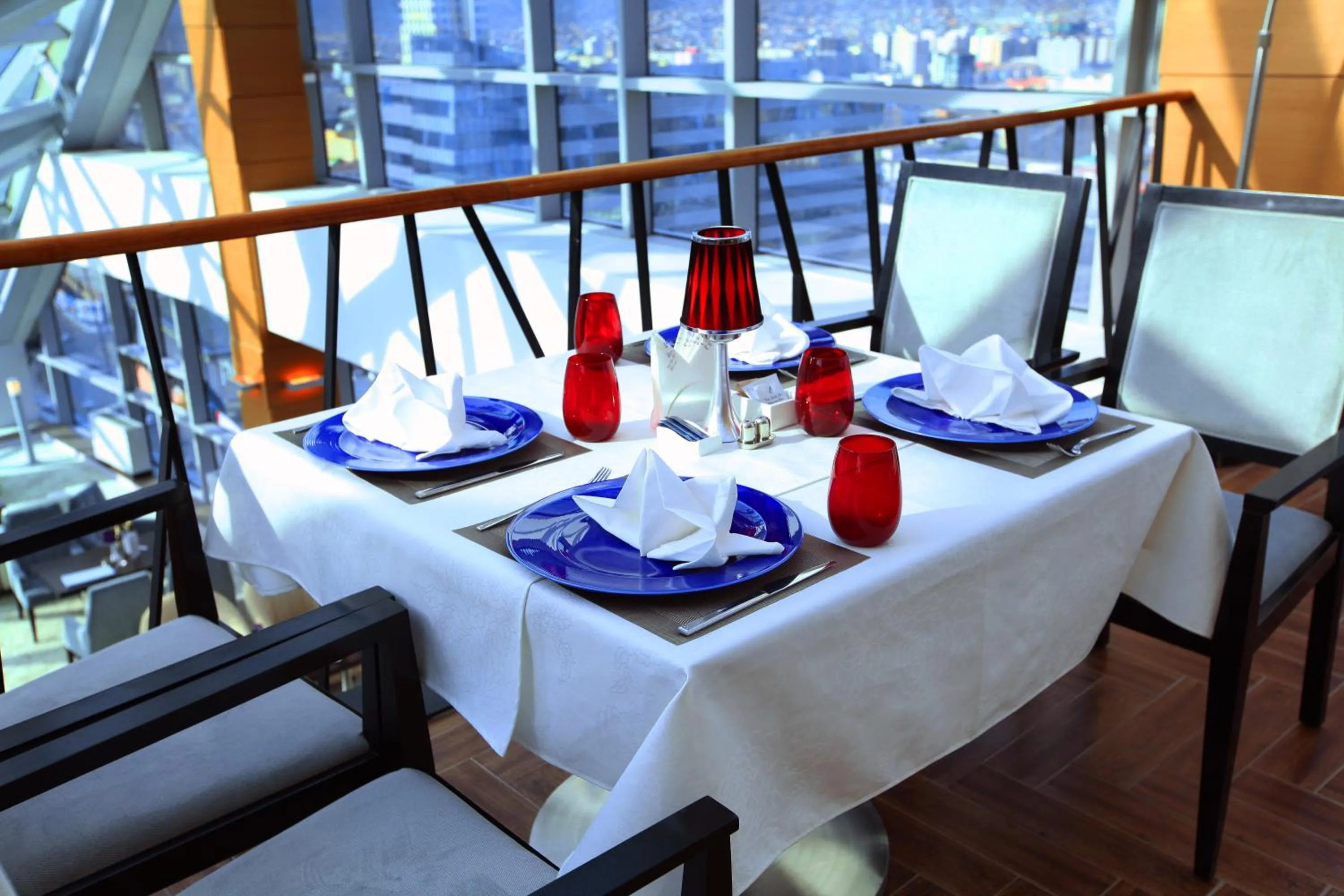 Restaurant/places to eat in The Blue Sky Hotel and Tower