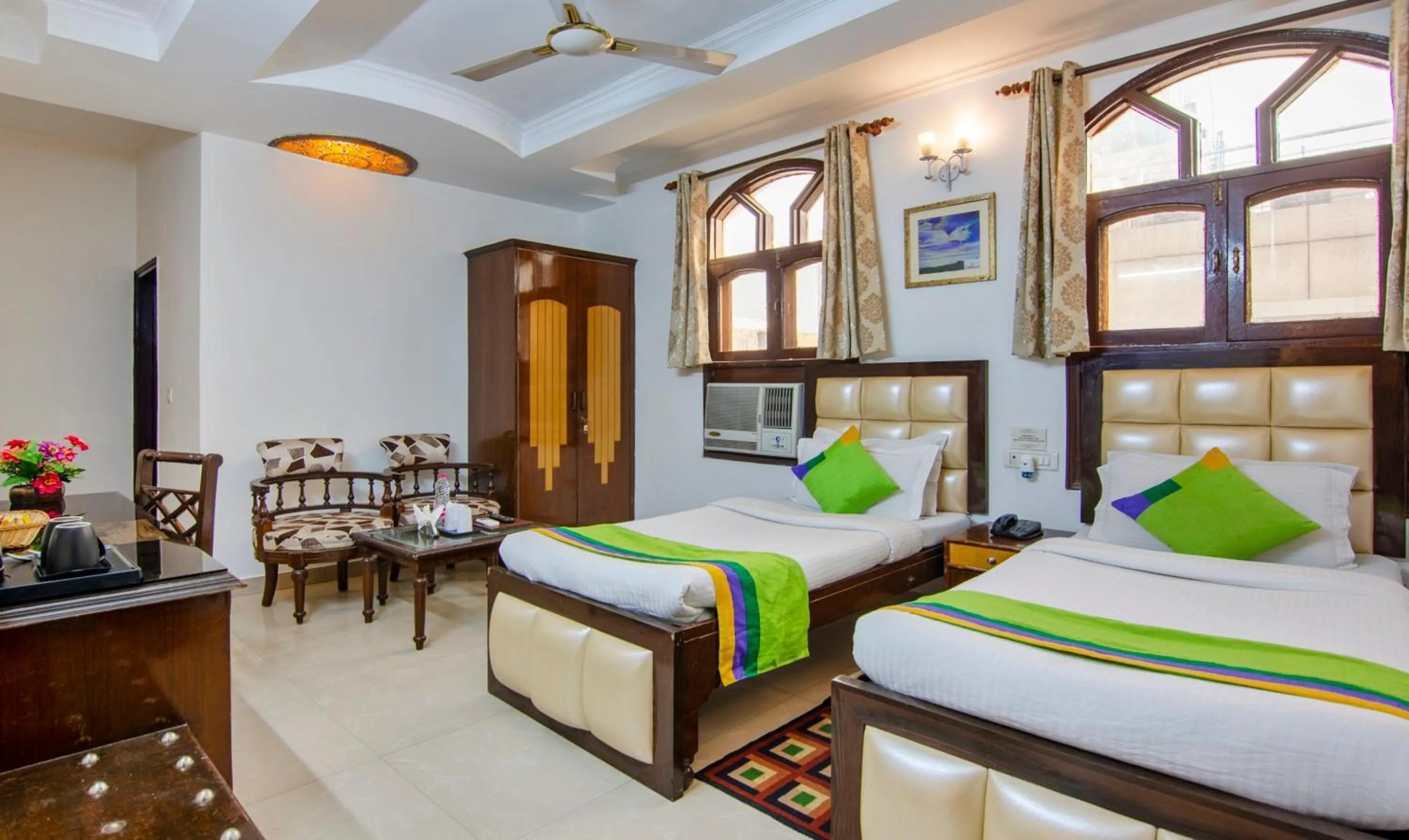 Bed in Treebo Paras International