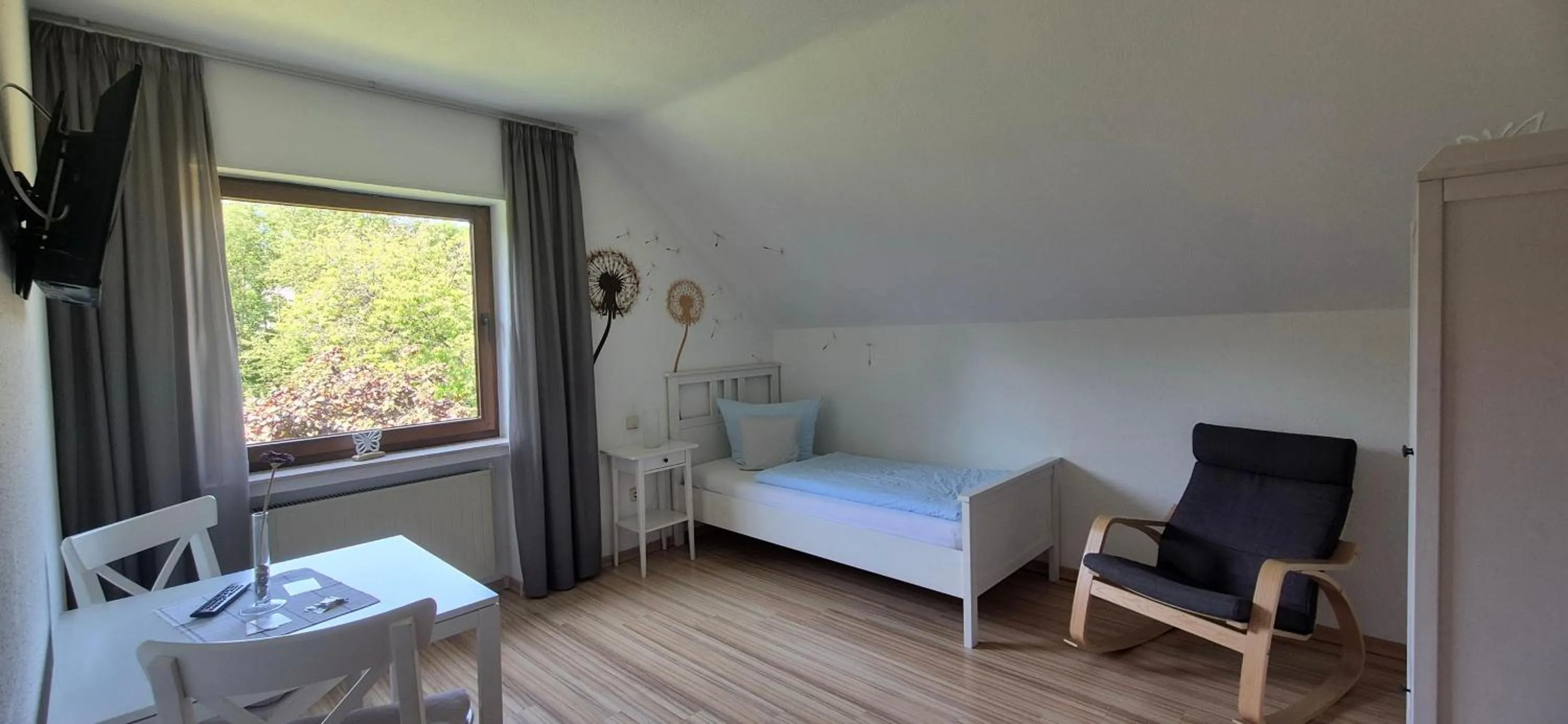 Photo of the whole room, Bed in Gasthof Schumacher Hotel garni