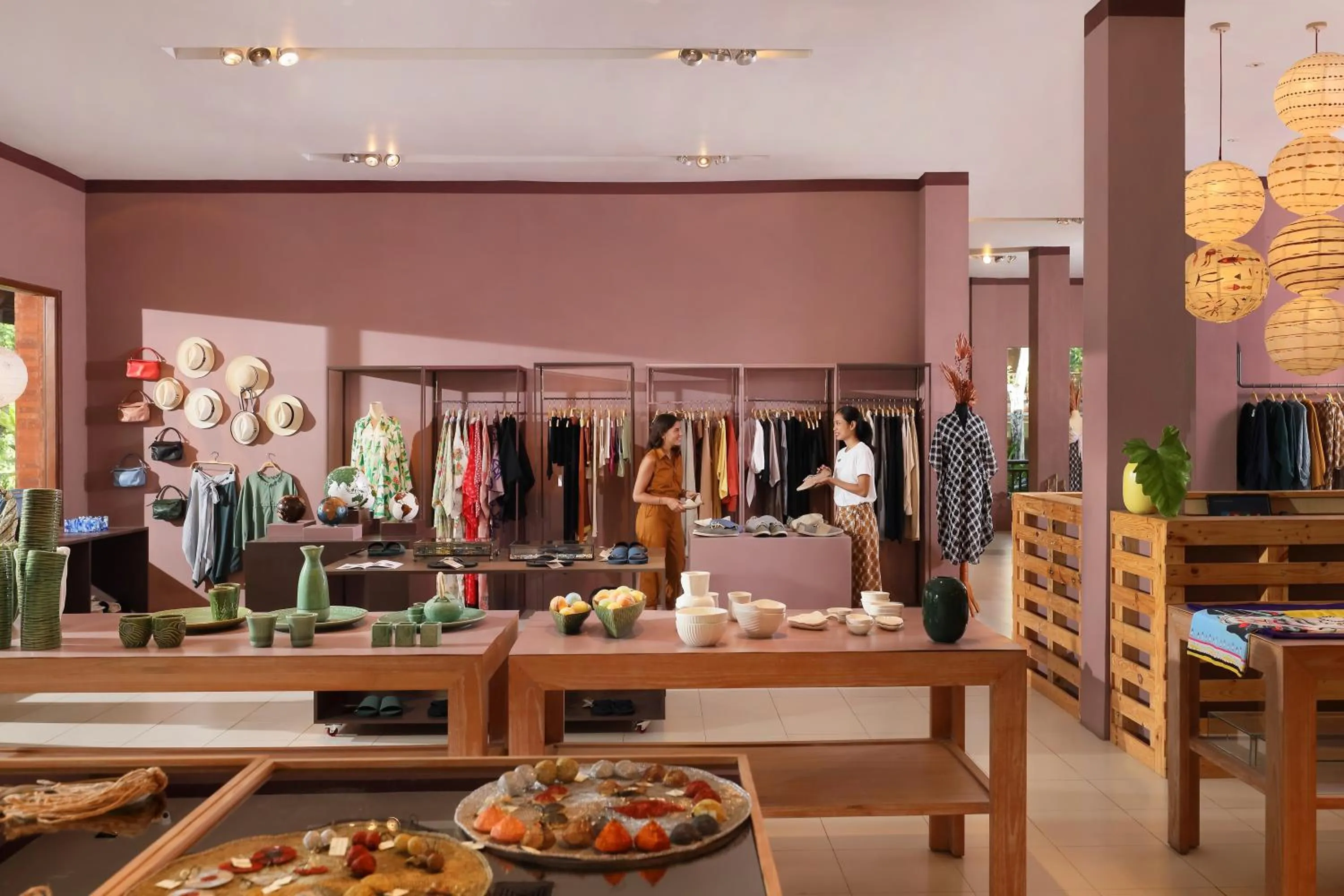 On-site shops in Padma Resort Legian